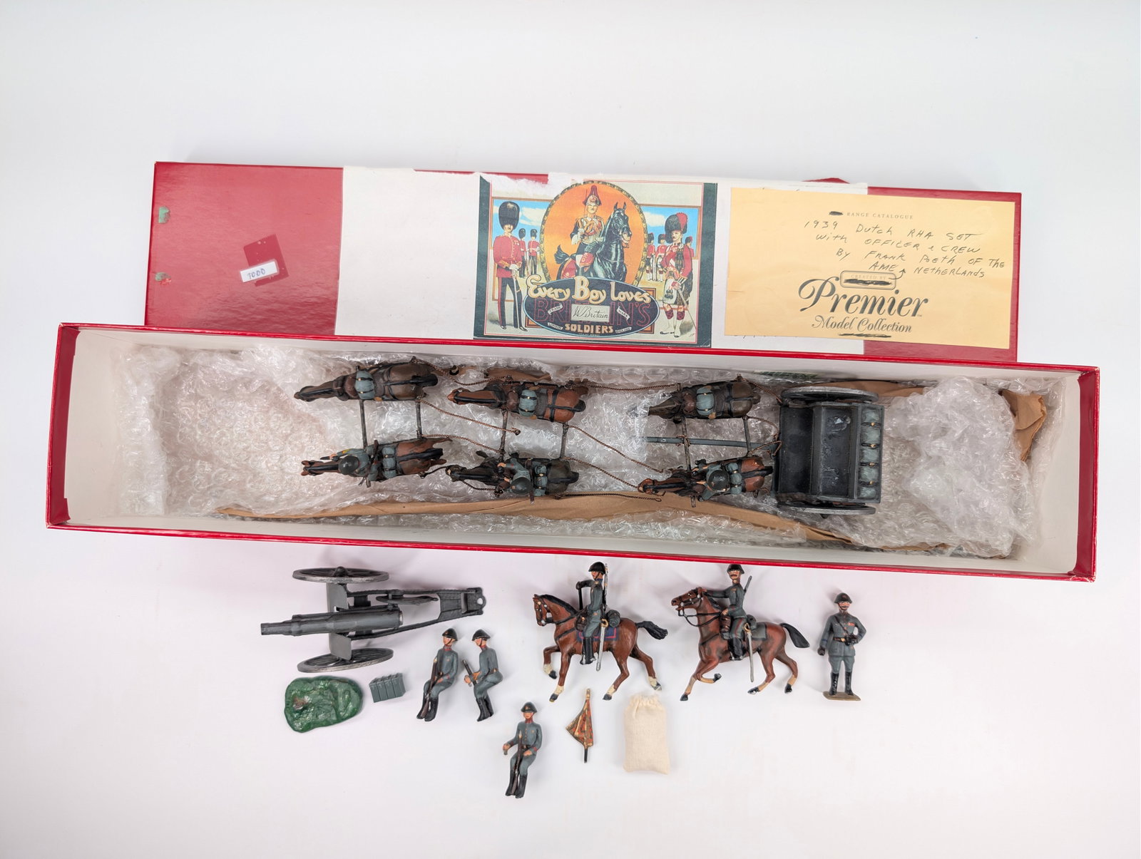PREMIER DUTCH RHA SET W/ OFFICER & CREW: REMAINS IN GOOD CONDITION, SHOWING SOME TYPICAL WEAR. CUSTOM BOX.