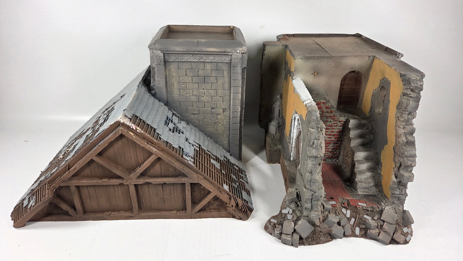 NICE HAND PAINTED TOY SOLDIER DIORAMA BUILDING (1 of 8)