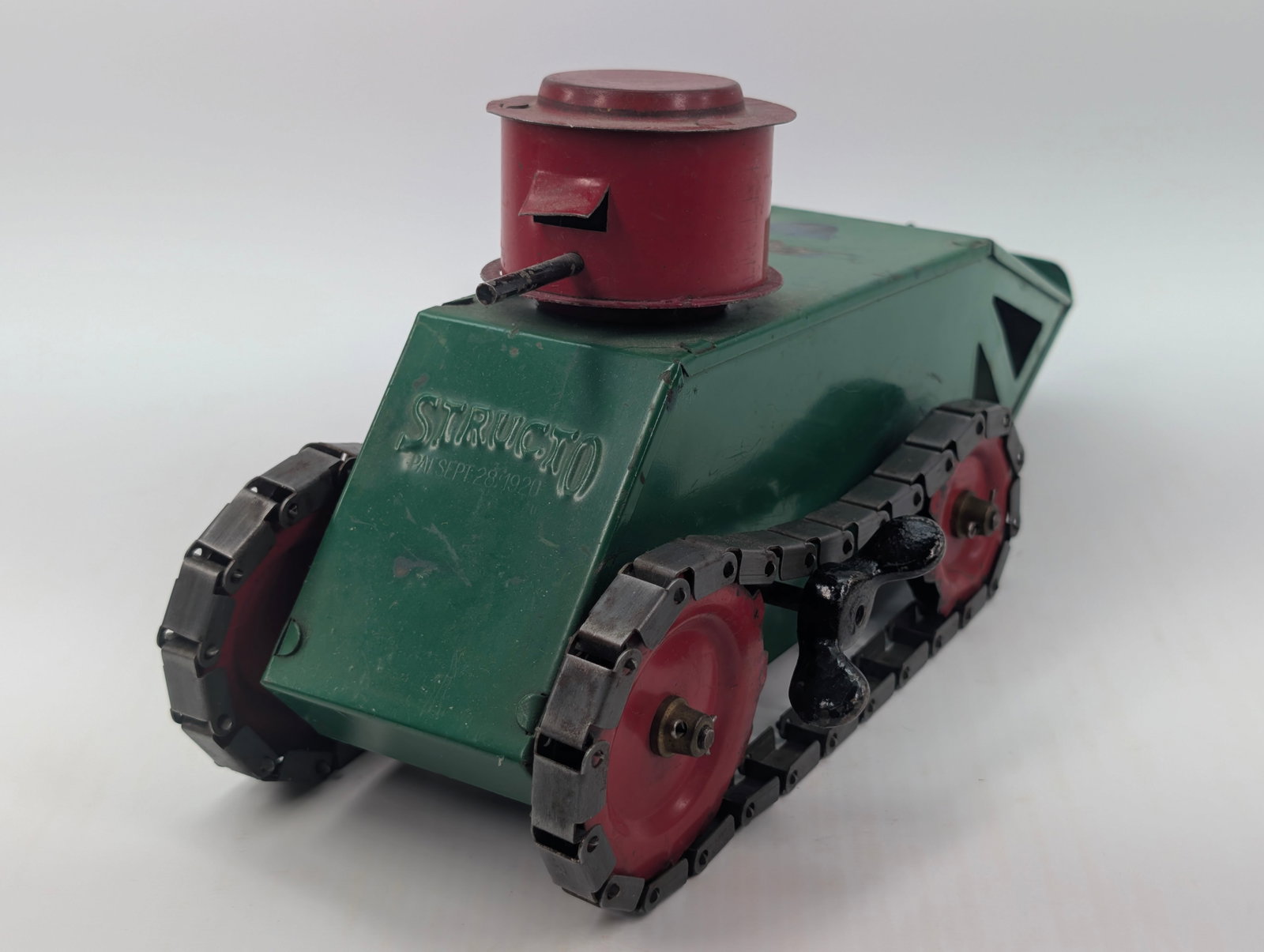 STRUCTO WIND UP PRESSED STEEL CRAWLING TANK (1 of 7)
