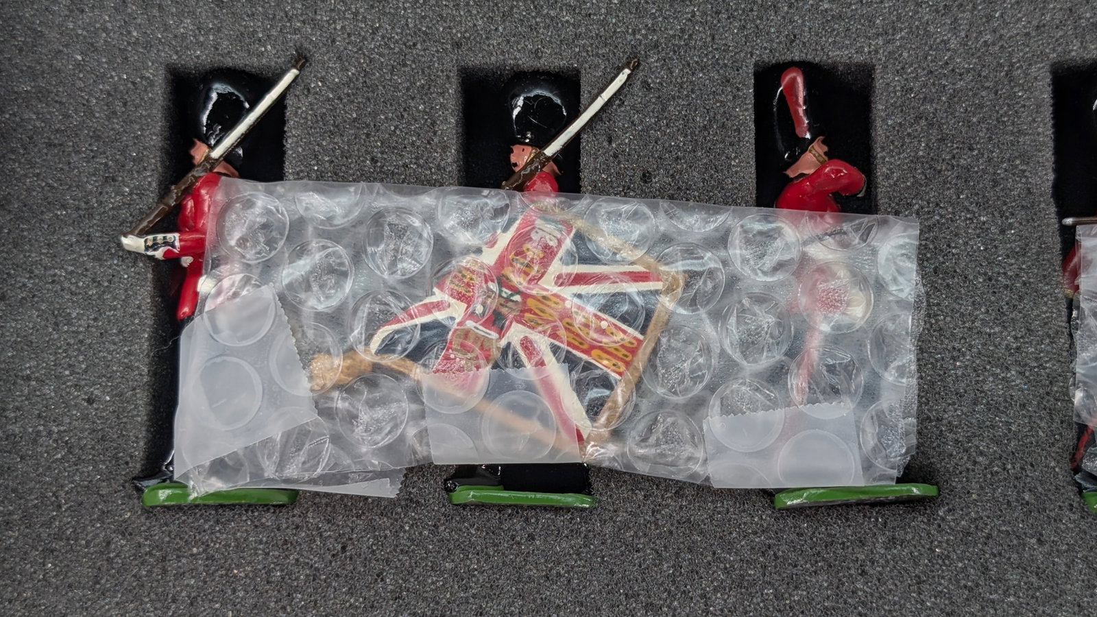 DUCAL SET #88 COLDSTREAM GUARDS COLOUR PARTY - 2