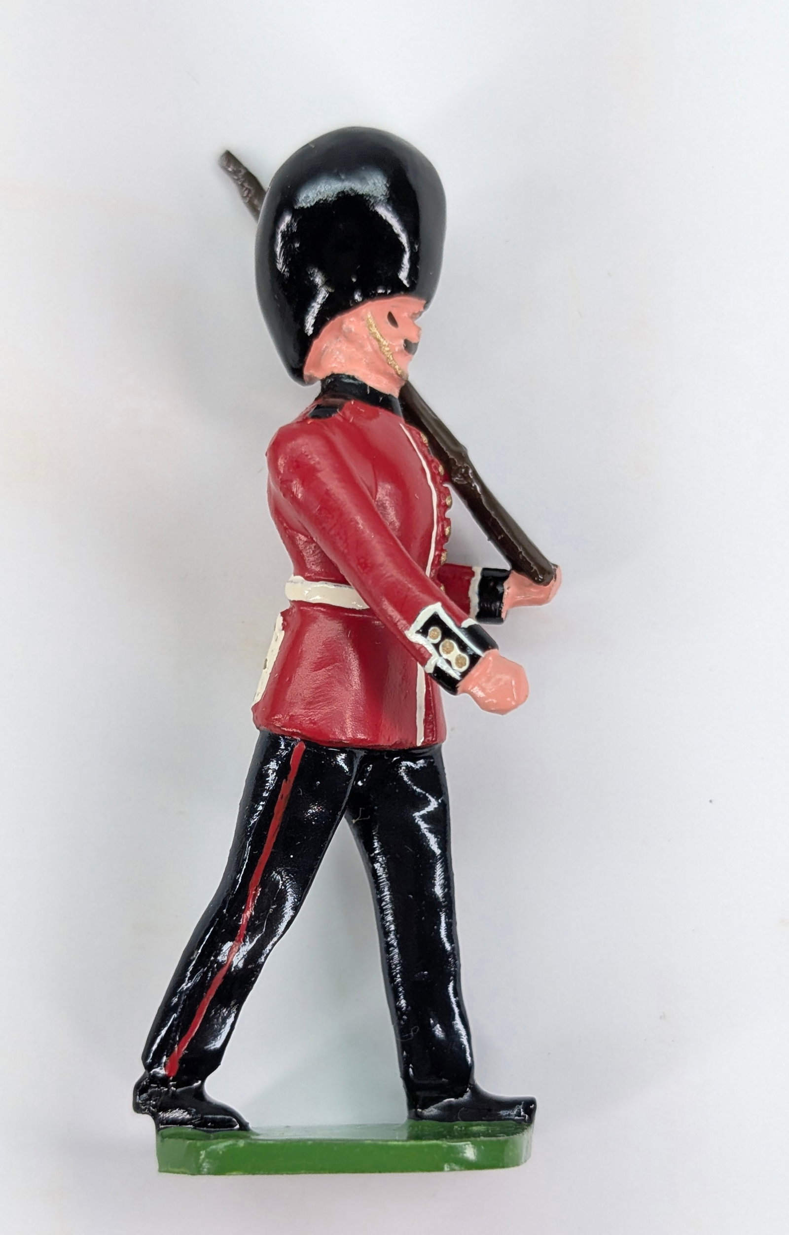 DUCAL SET #97B WELSH GUARDS MARCHING W/ SERGEANT - 5