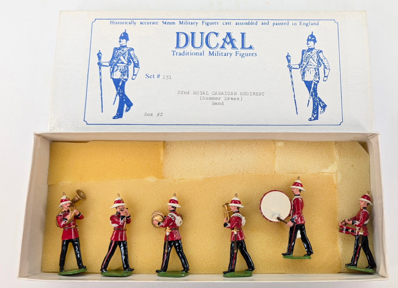 DUCAL SET #151 THE 22ND ROYAL CANADIAN REGT. SUMMER DRESS BAND: SET REMAINS IN GOOD CONDITION, SHOWING SOME LIGHT TYPICAL WEAR.