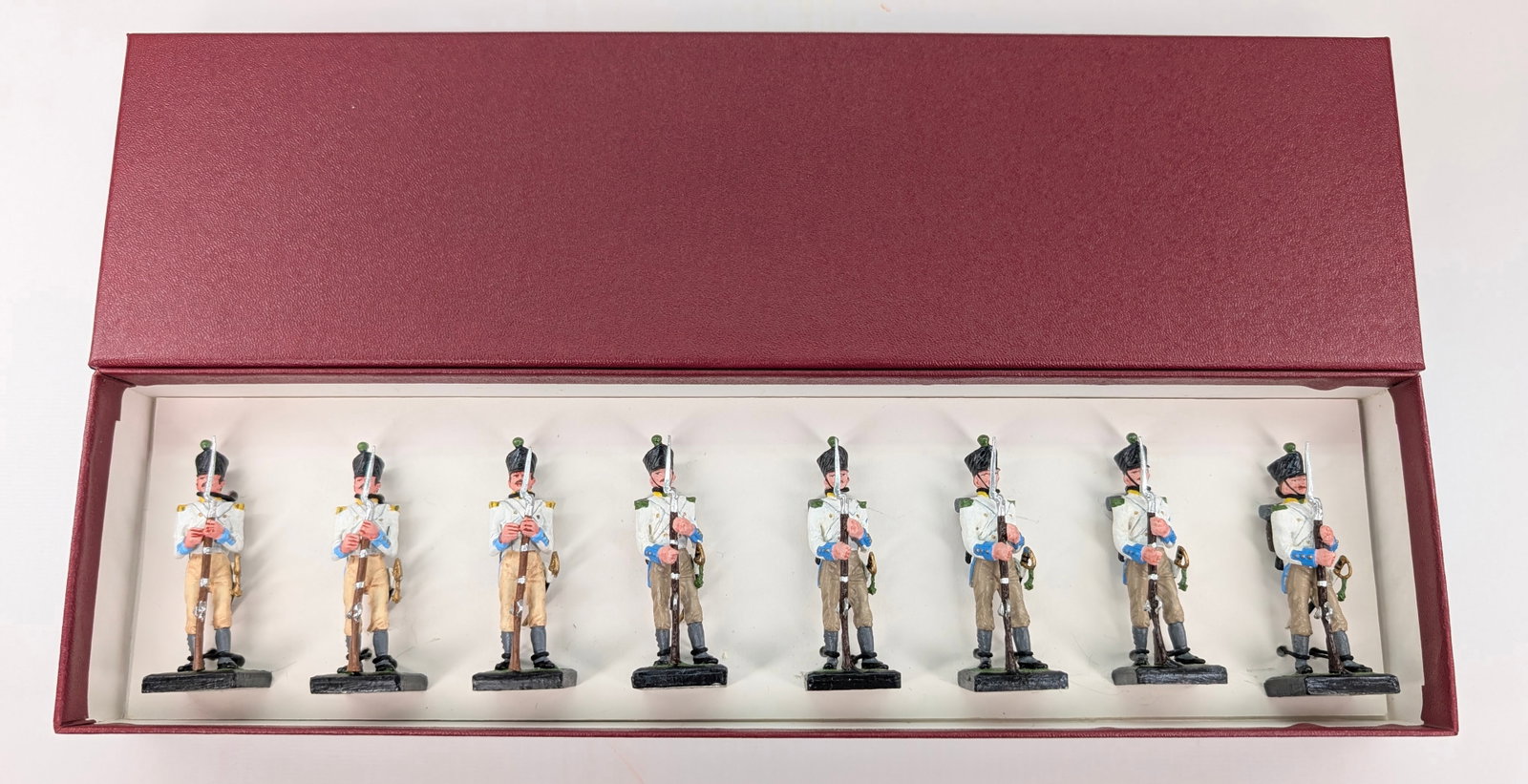 ALYMER SET OF HAND PAINTED LEAD SOLDIERS. (1 of 7)