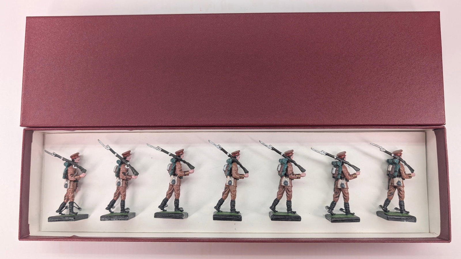 ALYMER SET OF HAND PAINTED LEAD SOLDIERS.: SET REMAINS IN GOOD CONDITION, SHOWING SOME TYPICAL WEAR. CUSTOM BOX.