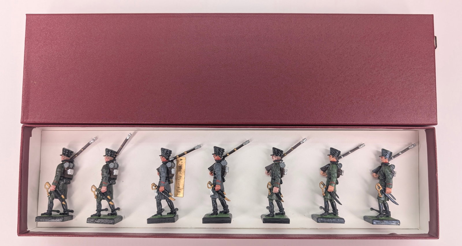 ALYMER SET OF HAND PAINTED LEAD SOLDIERS.: SET REMAINS IN GOOD CONDITION, SHOWING SOME TYPICAL WEAR. CUSTOM BOX.