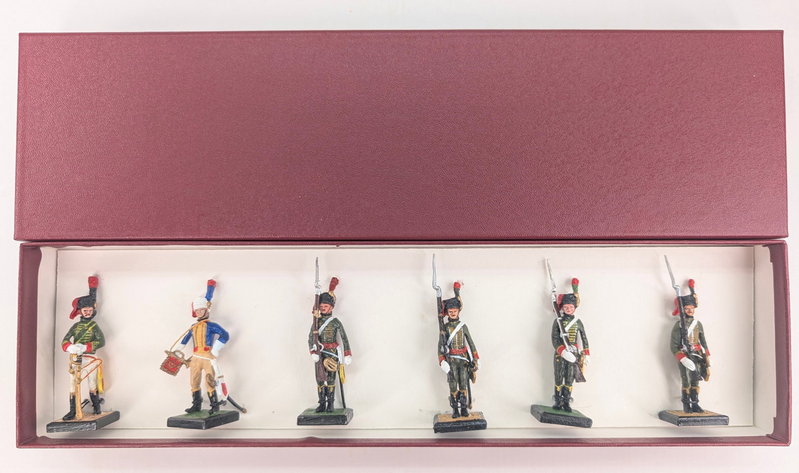 ALYMER SET OF HAND PAINTED LEAD SOLDIERS.: SET REMAINS IN GOOD CONDITION, SHOWING SOME TYPICAL WEAR. CUSTOM BOX.