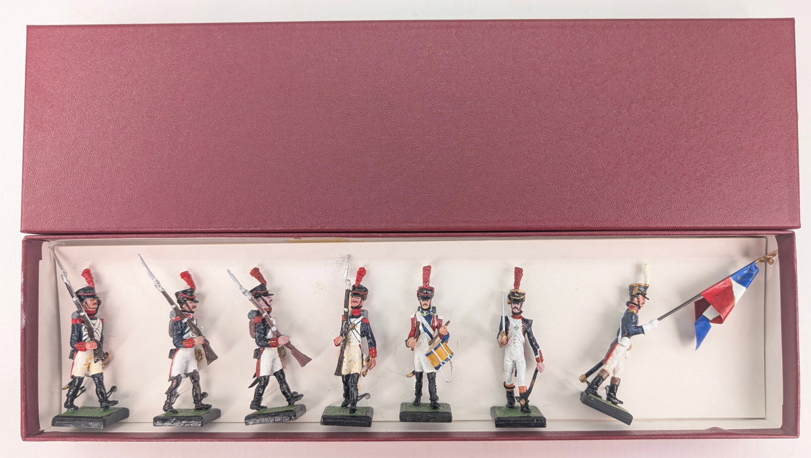 ALYMER SET OF HAND PAINTED LEAD SOLDIERS.: SET REMAINS IN GOOD CONDITION, SHOWING SOME TYPICAL WEAR. CUSTOM BOX.