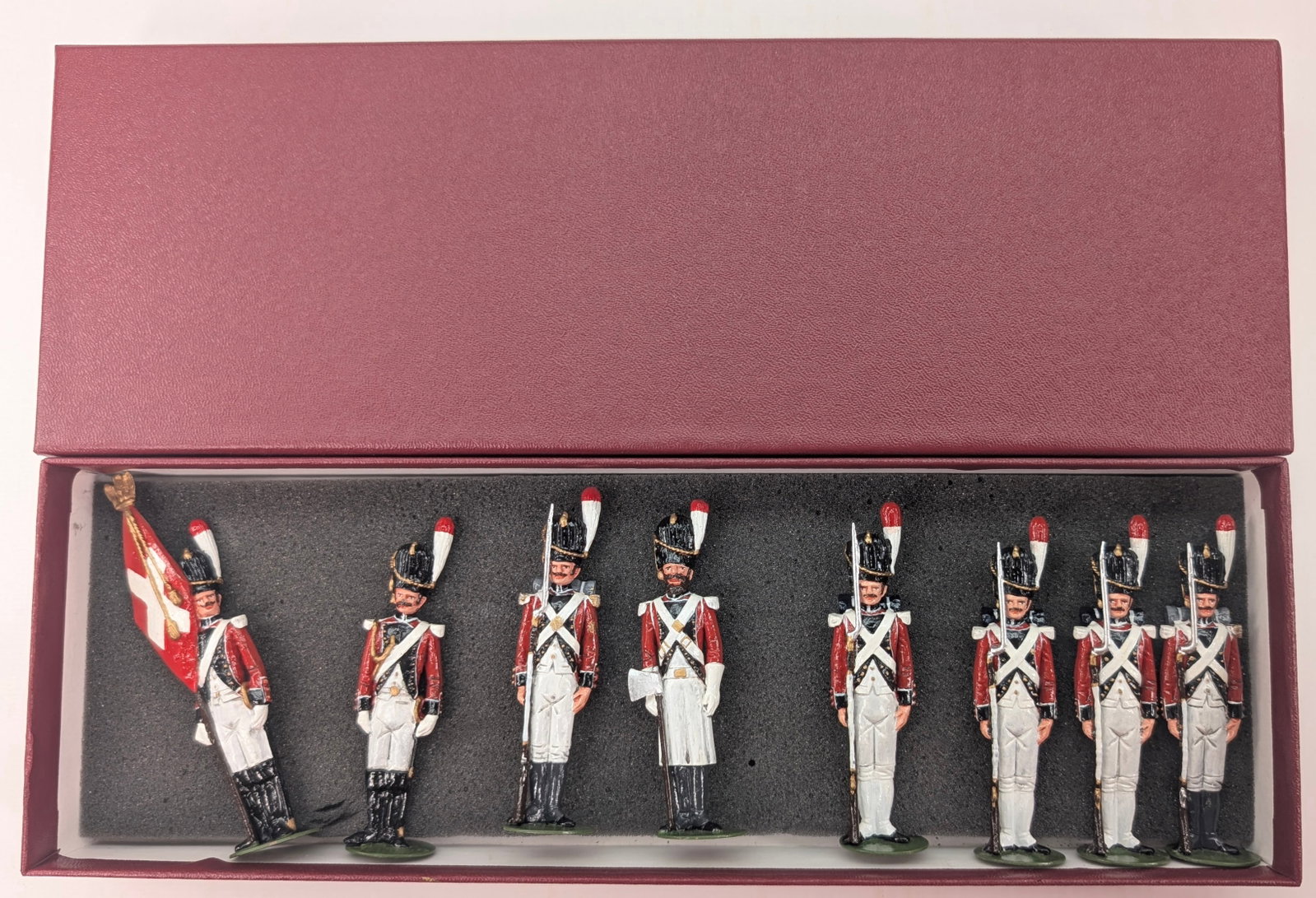 ALYMER SET OF HAND PAINTED LEAD SOLDIERS.: SET REMAINS IN GOOD CONDITION, SHOWING SOME TYPICAL WEAR. CUSTOM BOX.