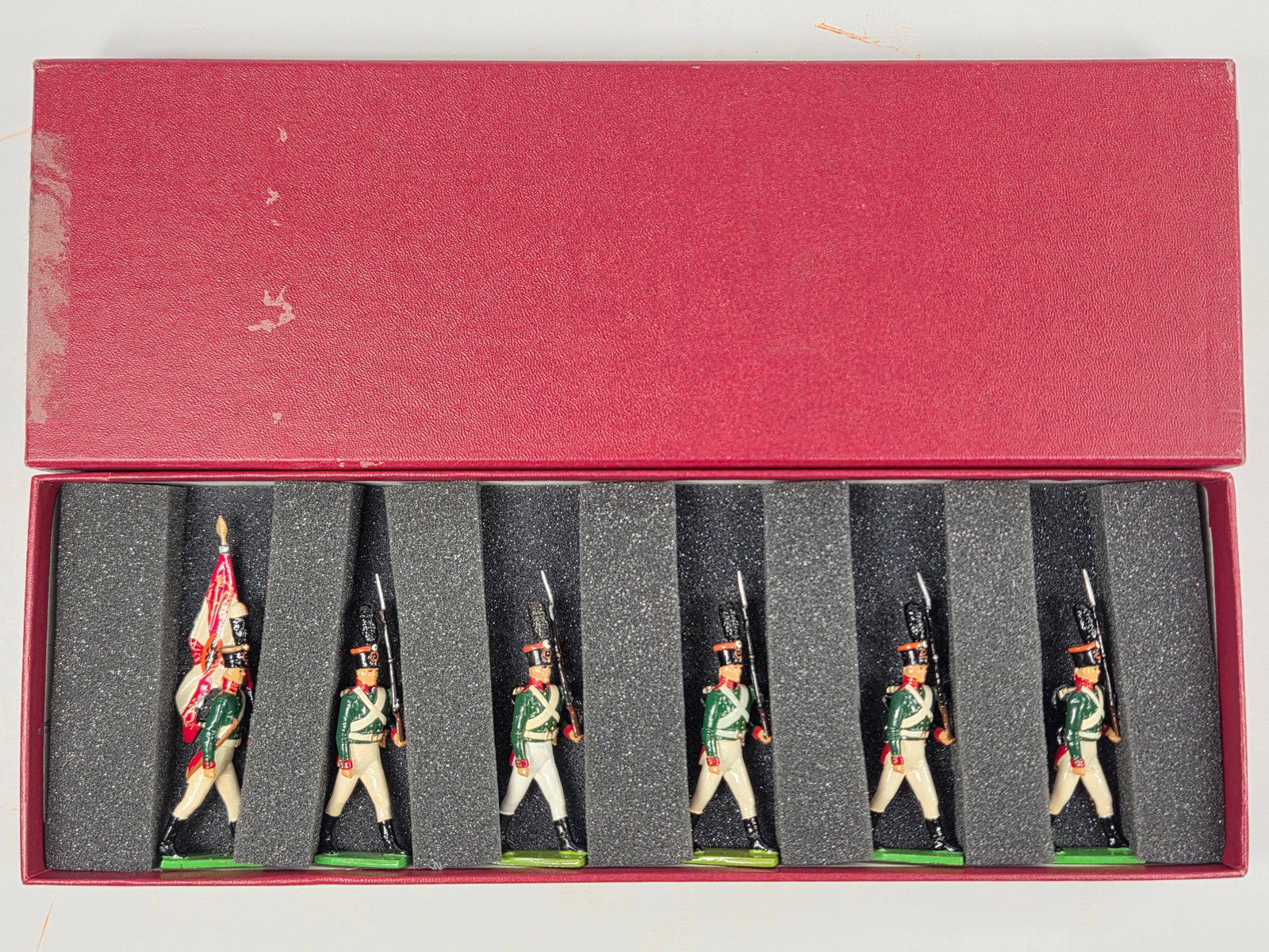 SET OF 6 RUSSIAN MILITARY SOLDIERS W/ BOX (1 of 5)