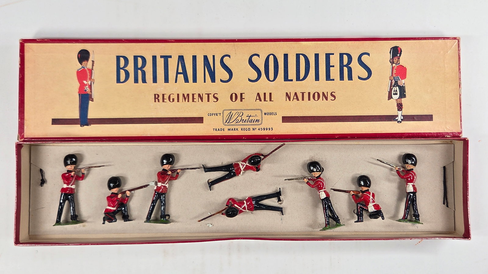 VINTAGE BRITAIN GRENADIER GUARDS (1 of 6)