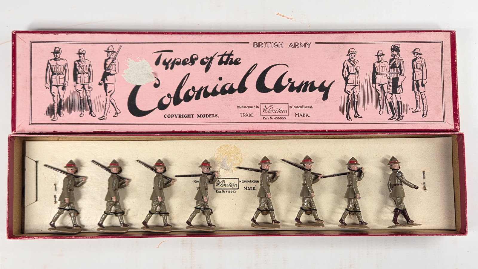VINTAGE BRITAIN NEW ZEALAND INFANTRY SERVICE DRESS: SET REMAINS IN GOOD CONDITION, SHOWING SOME LIGHT TYPICAL WEAR. ORIGINAL BOX IN FAIR TO GOOD CONDITION, SHOWING SOME TYPICAL WEAR.