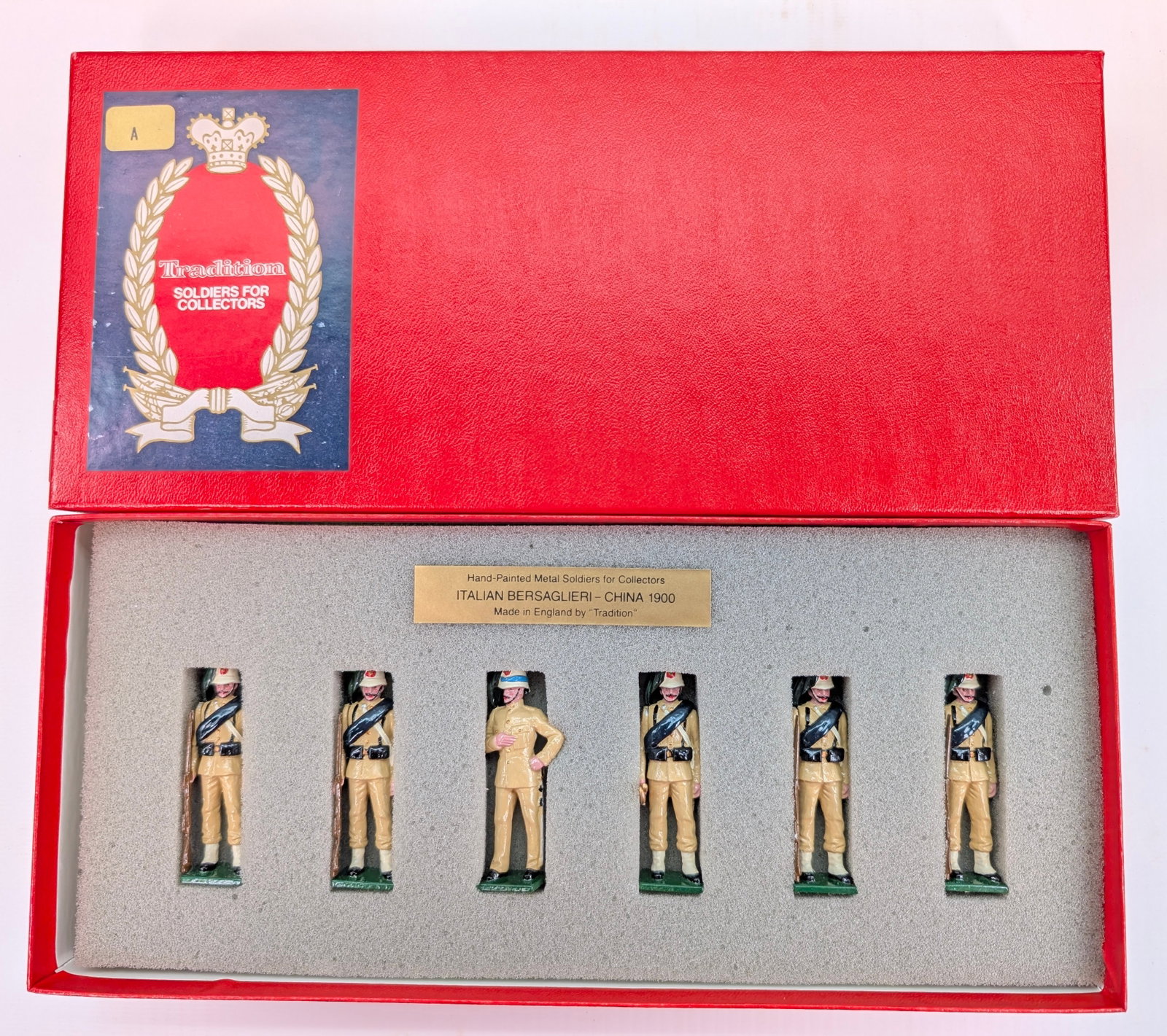 TRADITION NO. 72 ITALIAN BERSAGLIERI CHINA: SET REMAINS IN VERY GOOD CONDITION WITH BOX.