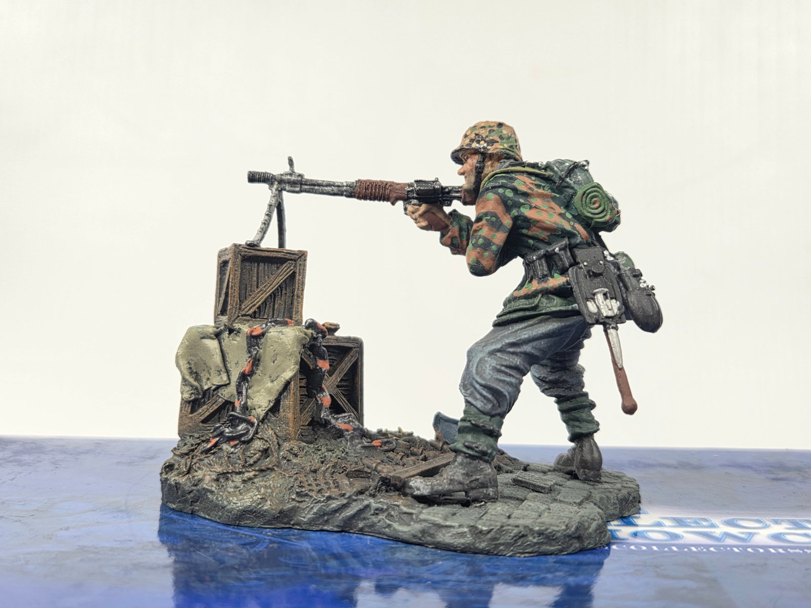 COLLECTORS SHOWCASE COMMAND TEAM - 3