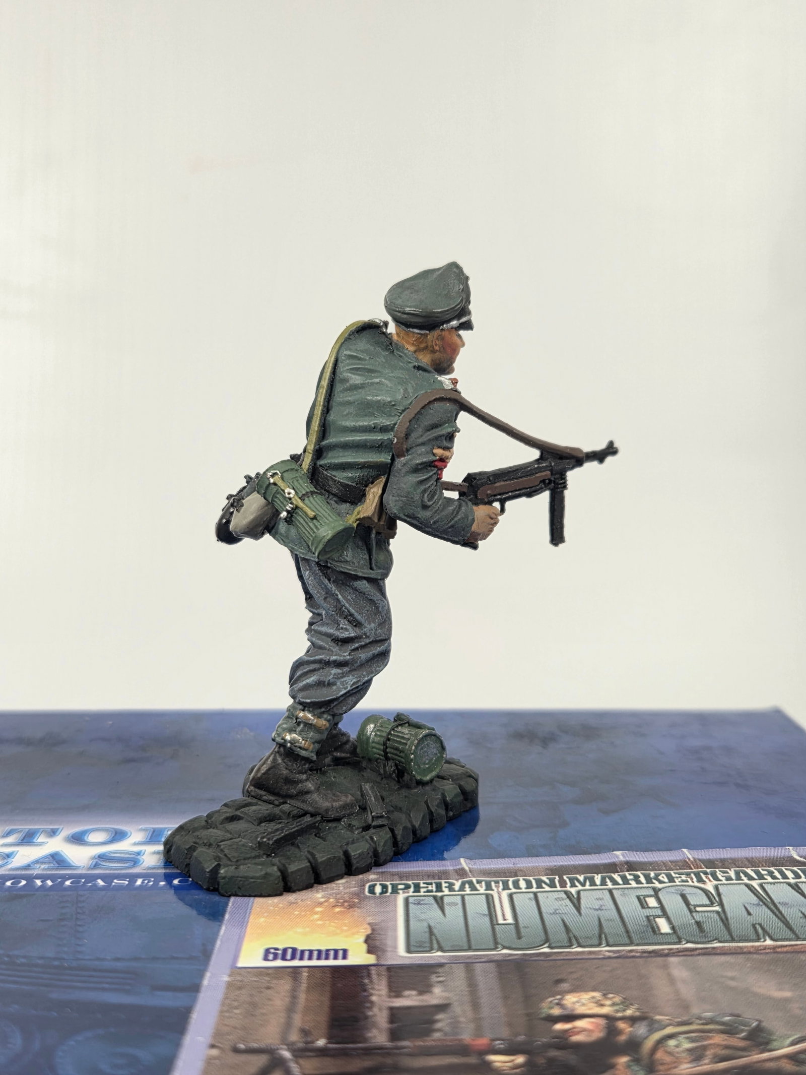 COLLECTORS SHOWCASE COMMAND TEAM - 5