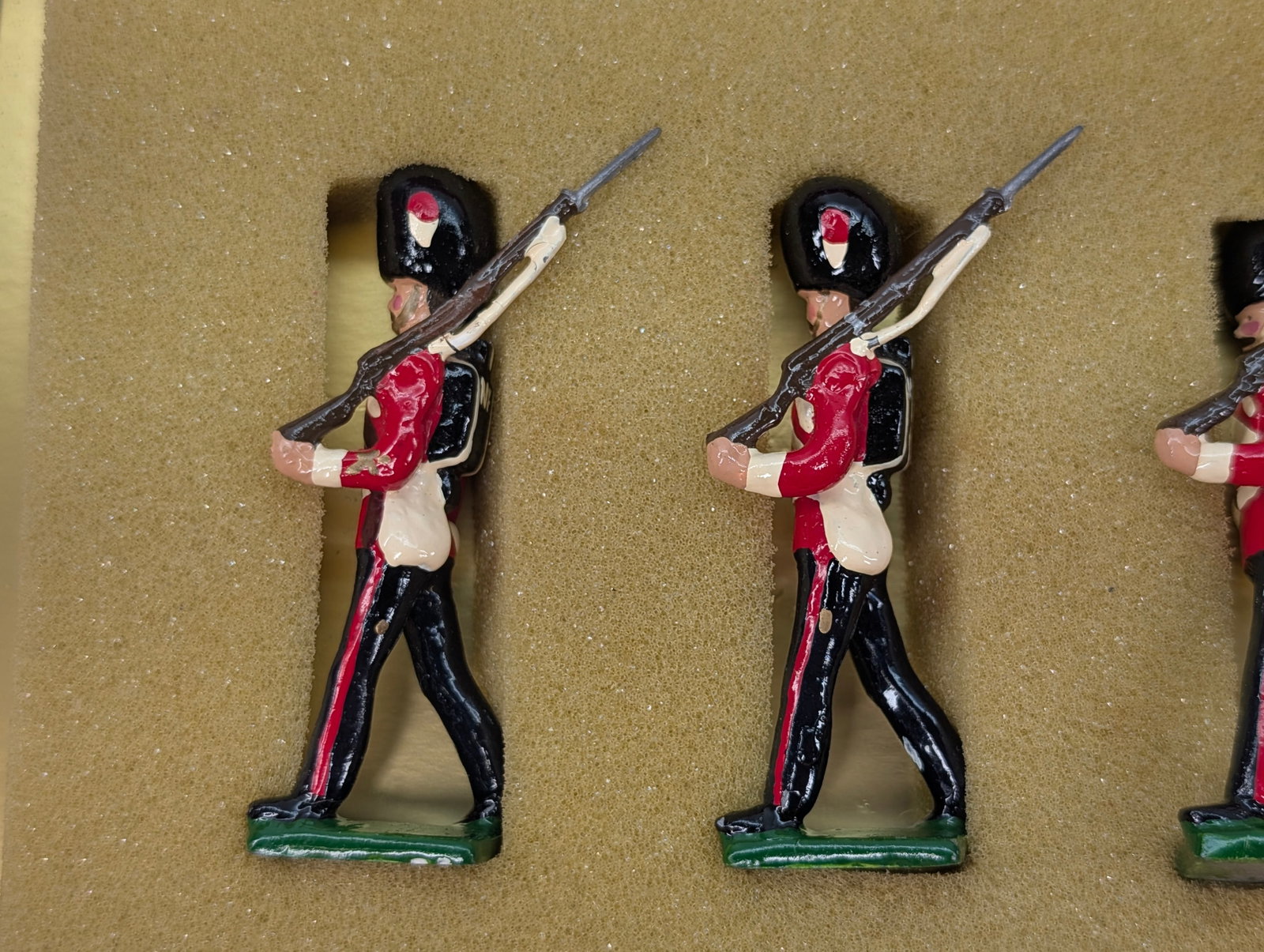 REPAINTED TRADITION SOLDIER SET - 2