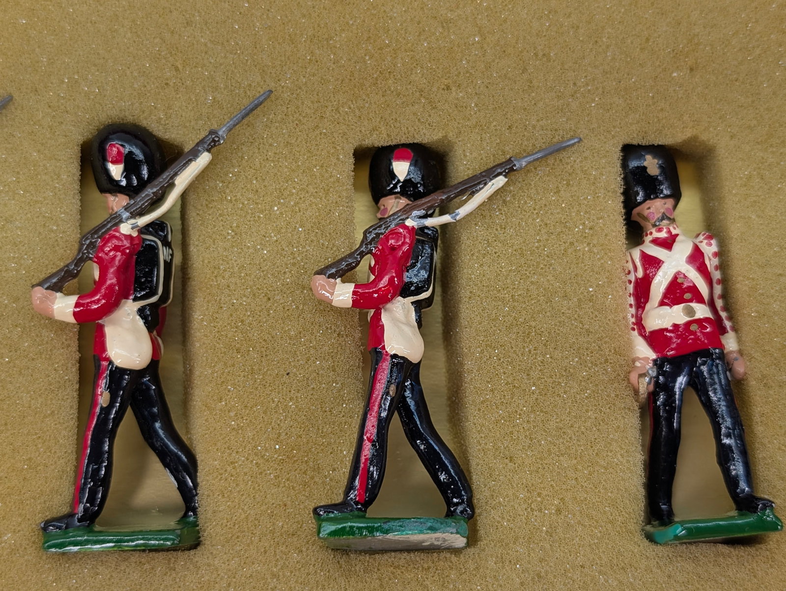 REPAINTED TRADITION SOLDIER SET - 3