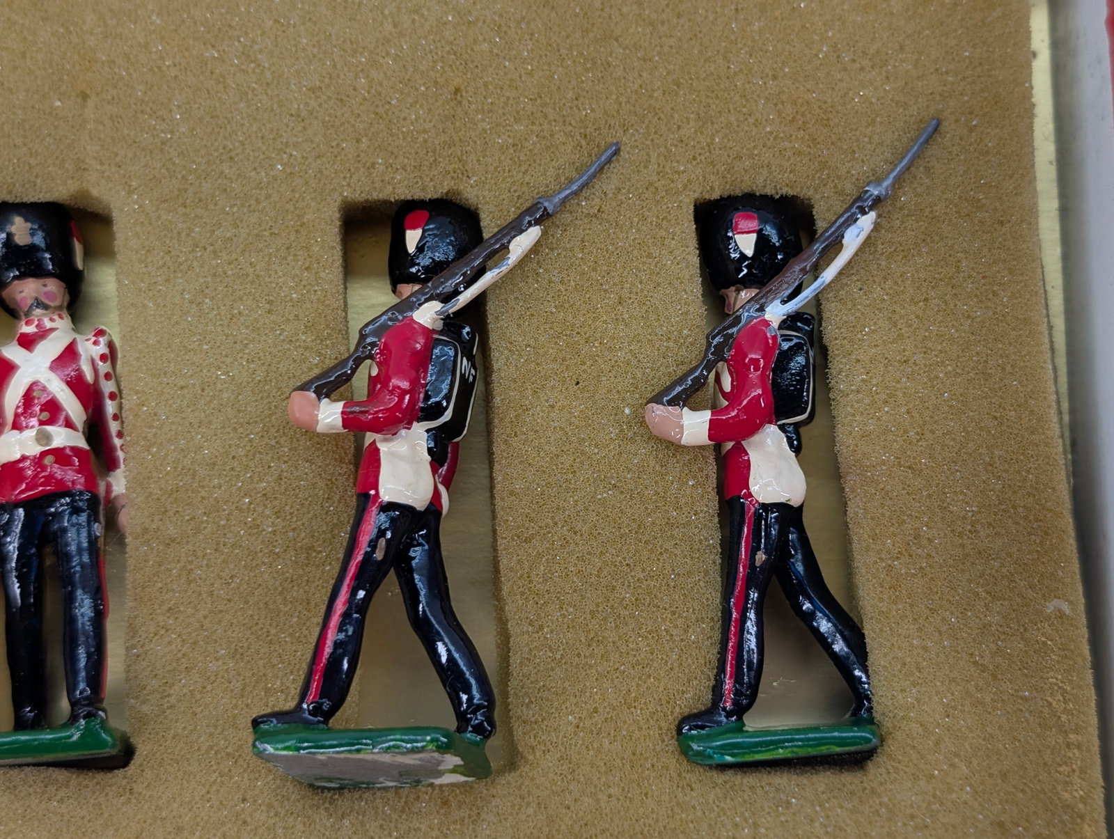 REPAINTED TRADITION SOLDIER SET - 5