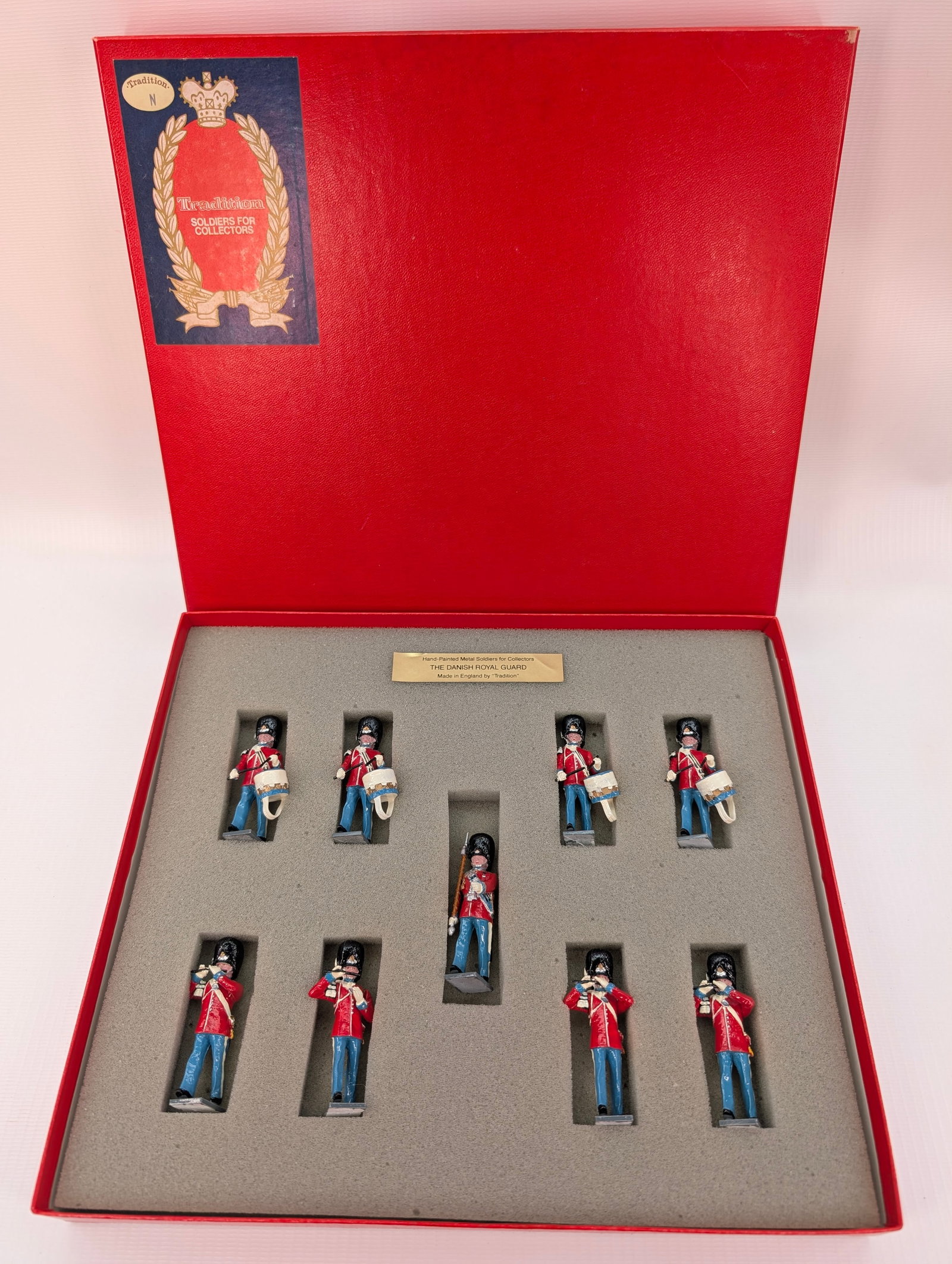 TRADITION SET NO. D4C THE DANISH ROYAL GUARD: SET REMAINS IN VERY GOOD CONDITION WITH BOX.