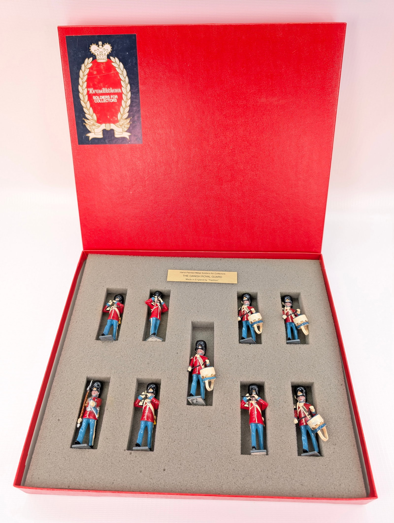 TRADITION SET NO. D4C THE DANISH ROYAL GUARD: SET REMAINS IN VERY GOOD CONDITION WITH BOX.