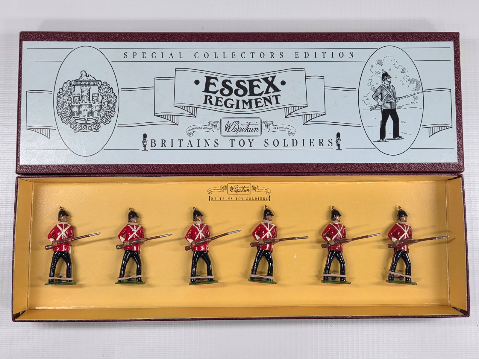 BRITAIN 8801 ESSEX REGIMENT: SET REMAINS IN VERY GOOD CONDITION WITH BOX.