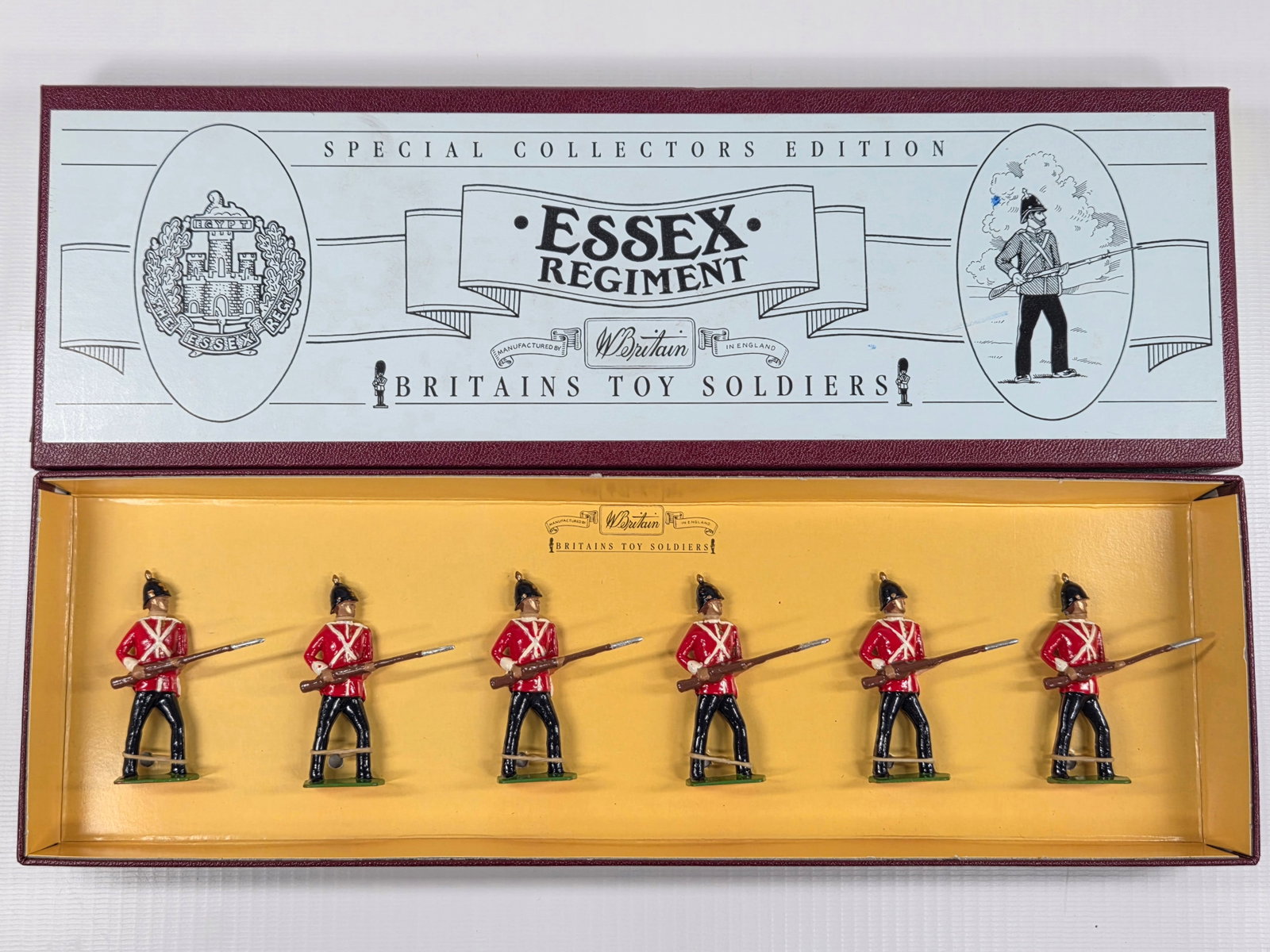 BRITAIN 8801 ESSEX REGIMENT: SET REMAINS IN VERY GOOD CONDITION WITH BOX.