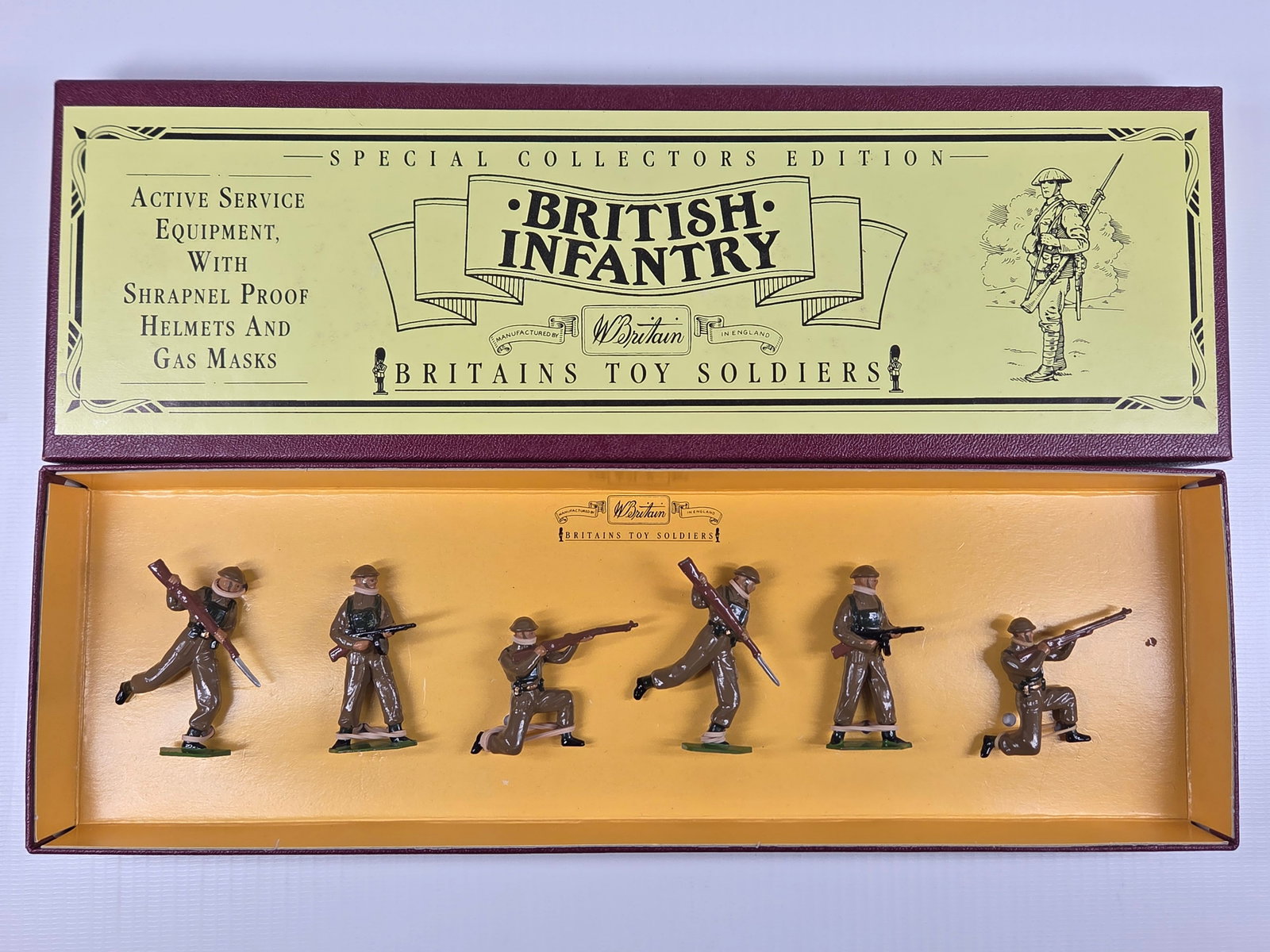 BRITAIN 8803 BRITISH INFANTRY: SET REMAINS IN VERY GOOD CONDITION WITH BOX.