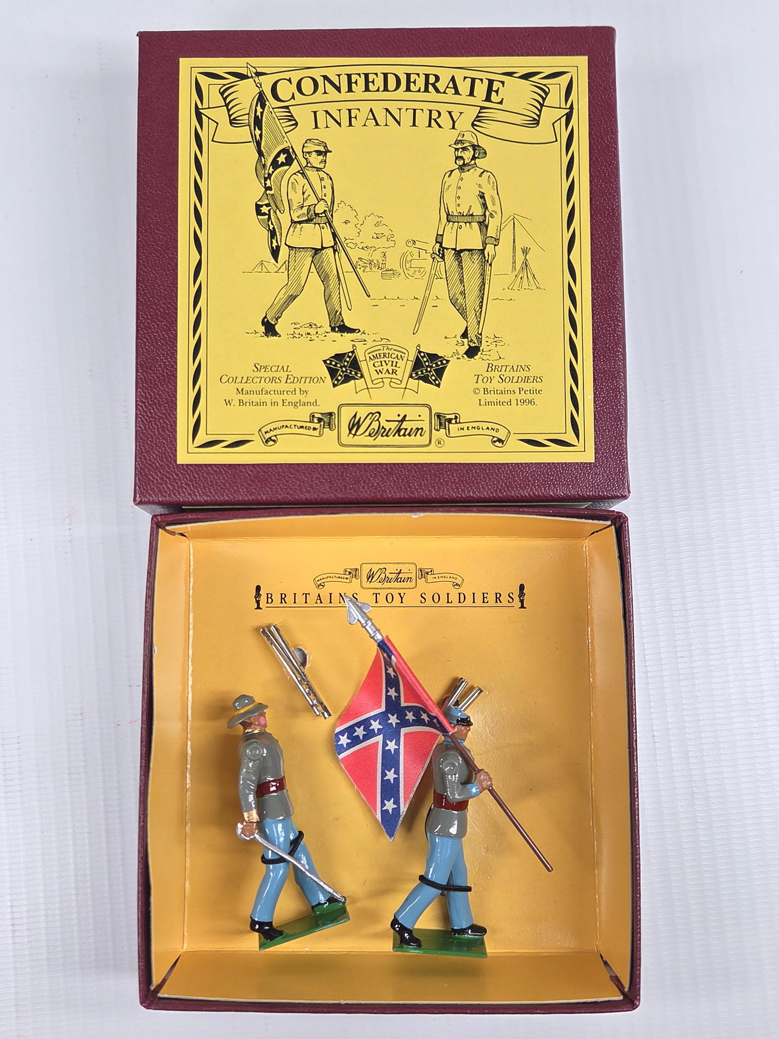 BRITAIN 8879 CONFEDERATE INFANTRY: SET REMAINS IN VERY GOOD CONDITION WITH BOX.