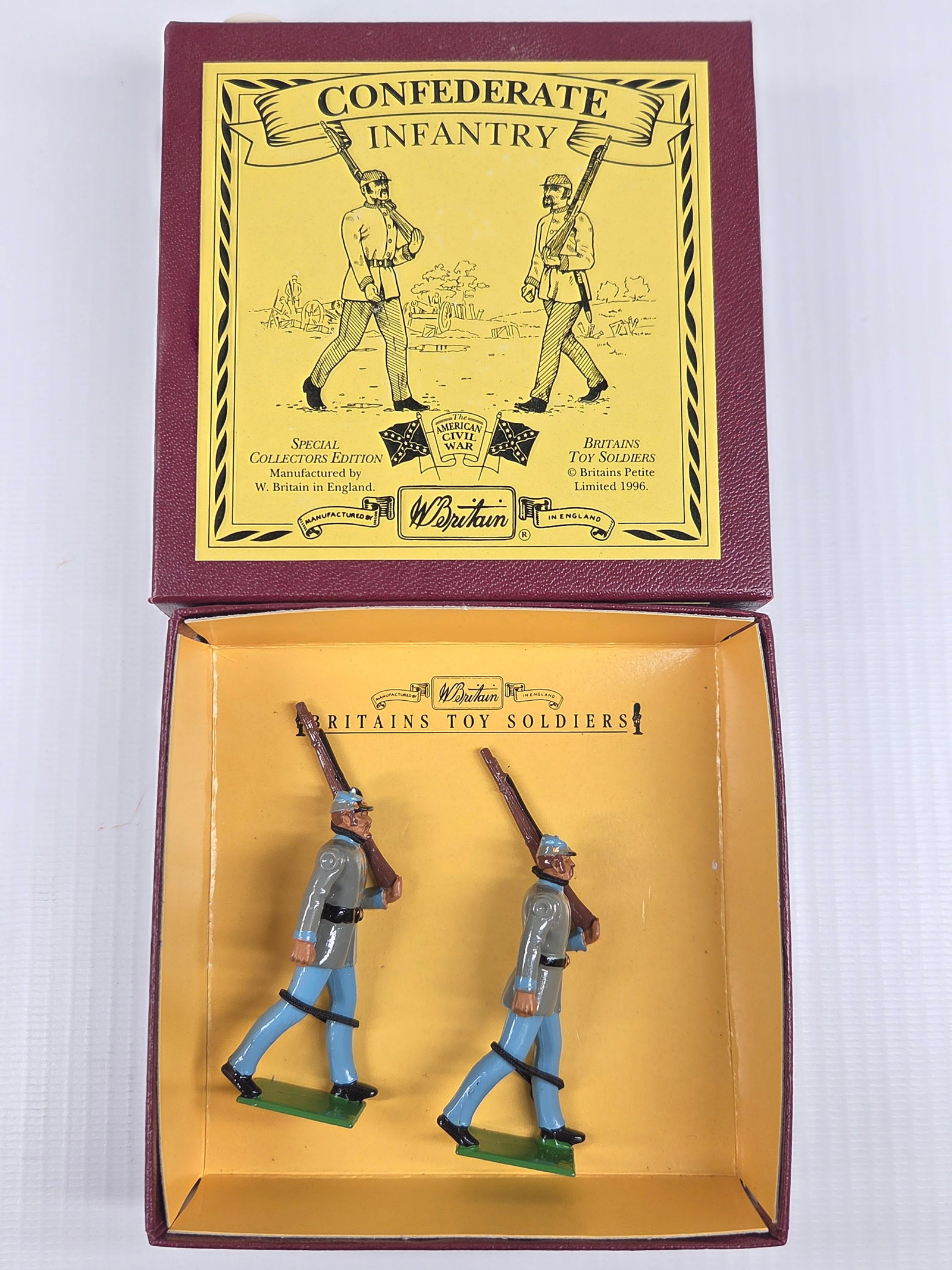 BRITAIN 8881 CONFEDERATE INFANTRY: SET REMAINS IN VERY GOOD CONDITION WITH BOX.