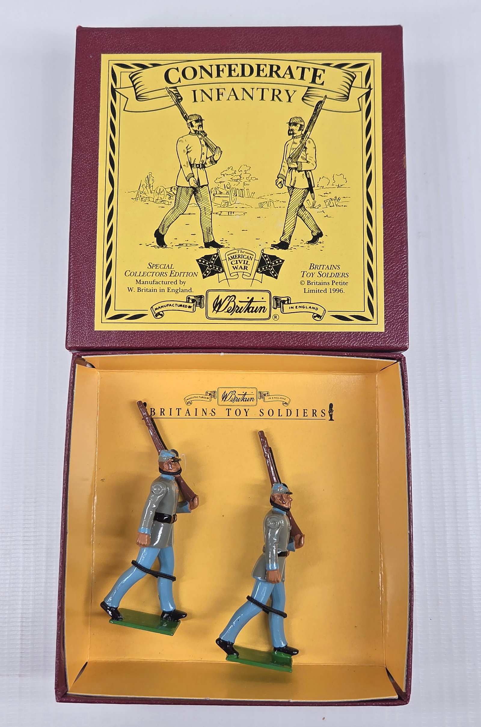 BRITAIN 8881 CONFEDERATE INFANTRY: SET REMAINS IN VERY GOOD CONDITION WITH BOX.