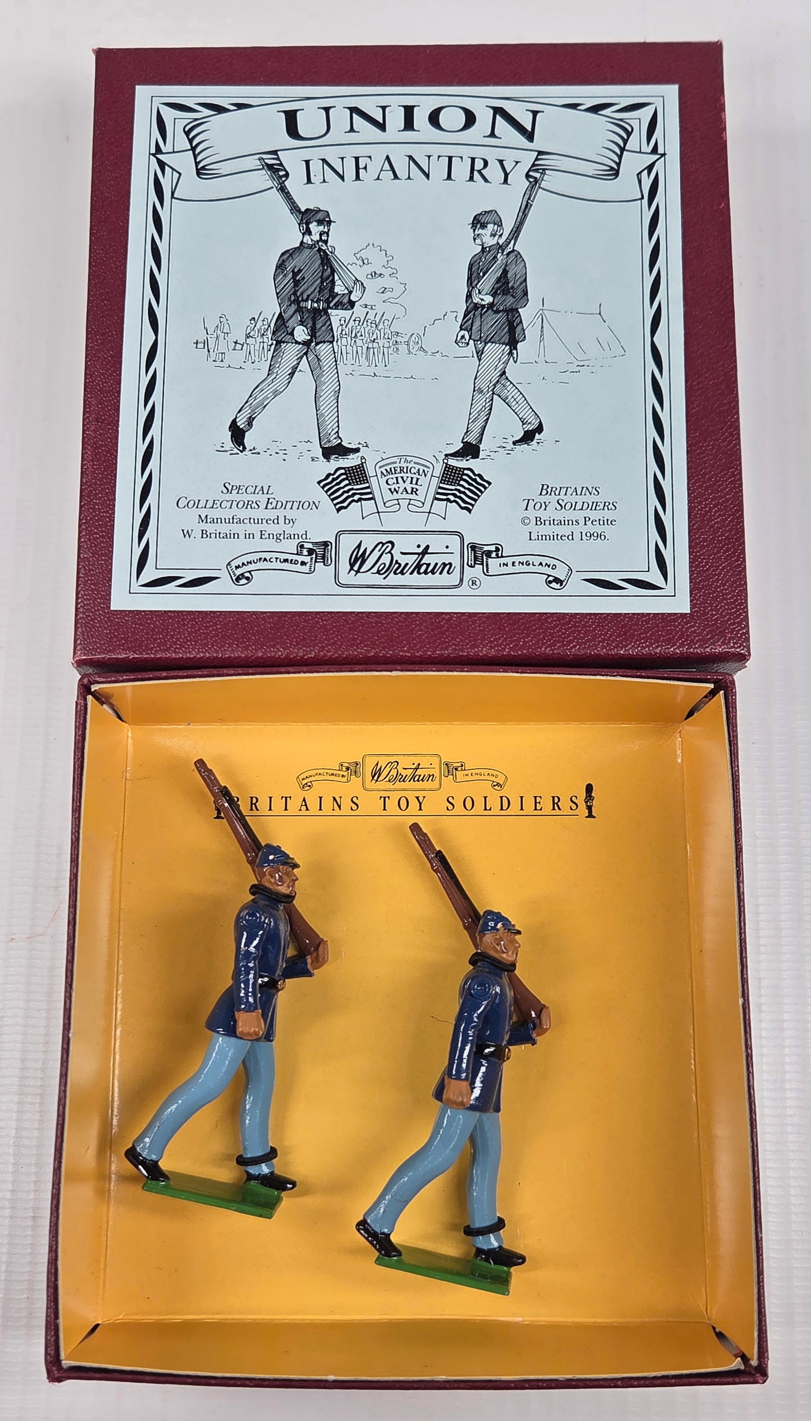 BRITAIN 8882 UNION INFANTRY: SET REMAINS IN VERY GOOD CONDITION WITH BOX.