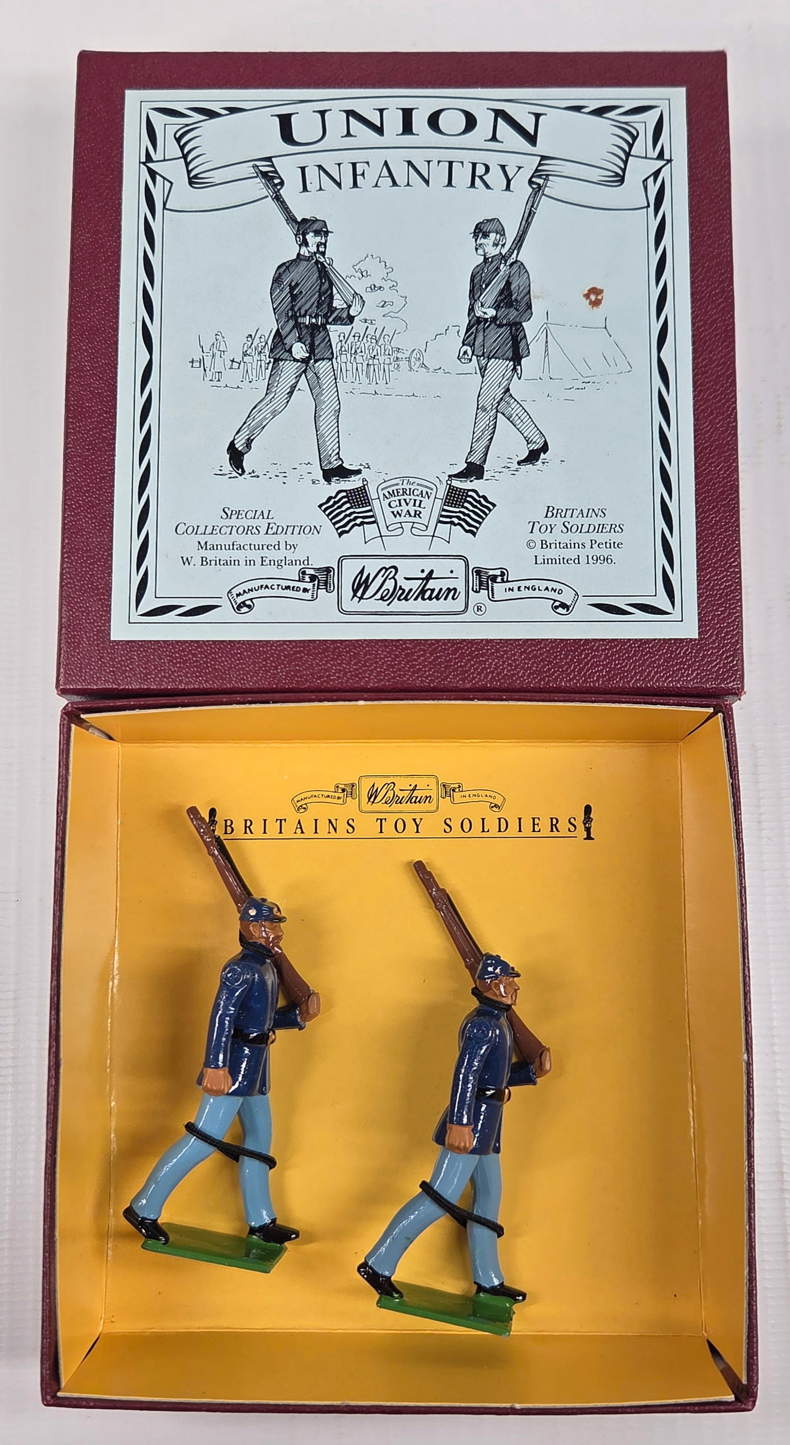 BRITAIN 8882 UNION INFANTRY: SET REMAINS IN VERY GOOD CONDITION WITH BOX.
