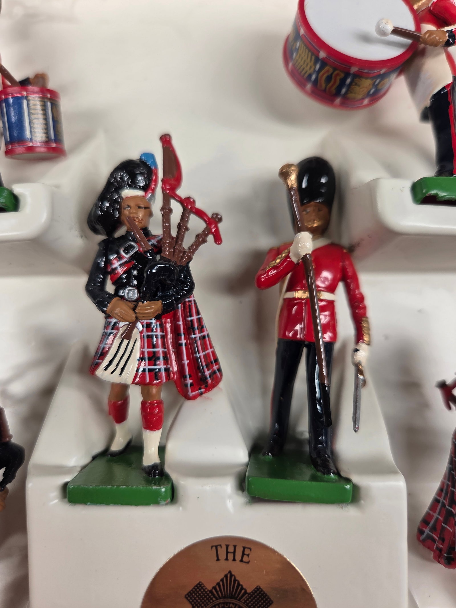 BRITAIN THE SCOTS GUARD SET - 3