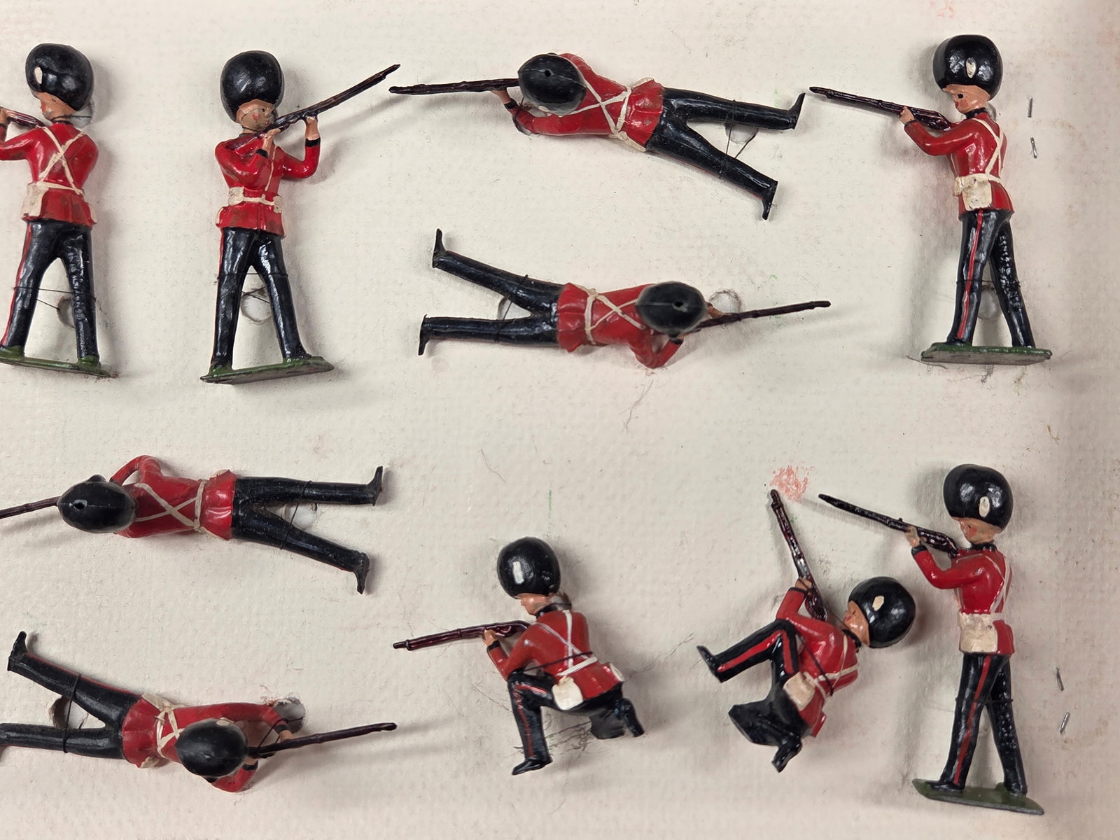 BRITAIN 1327 GRENADIER GUARDS SET - 3