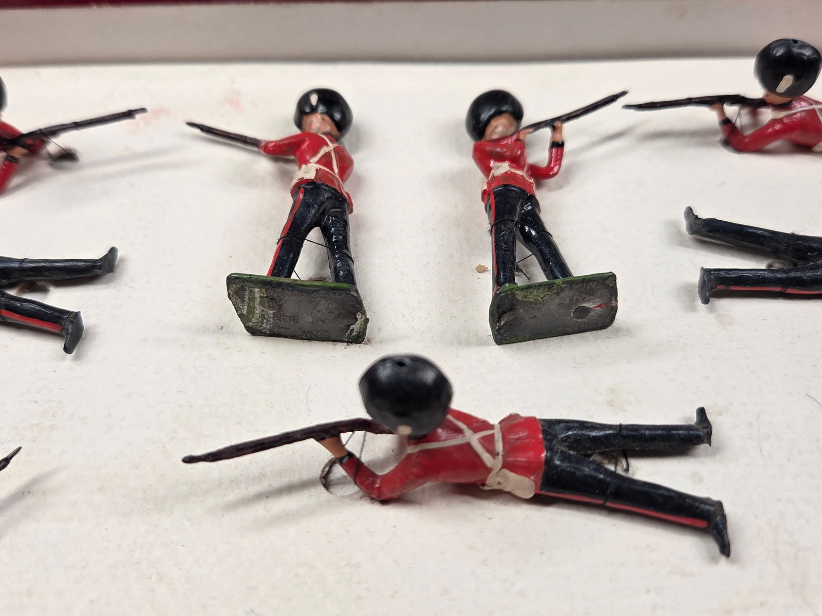 BRITAIN 1327 GRENADIER GUARDS SET - 5