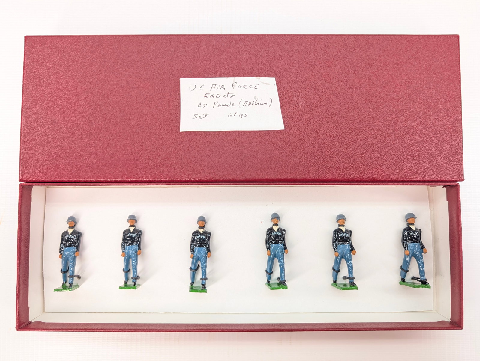 BRITAIN U.S. AIR FORCE CADETS ON PARADE: SET REMAINS IN GOOD CONDITION, SHOWING SOME LIGHT TYPICAL WEAR. CUSTOM BOX.