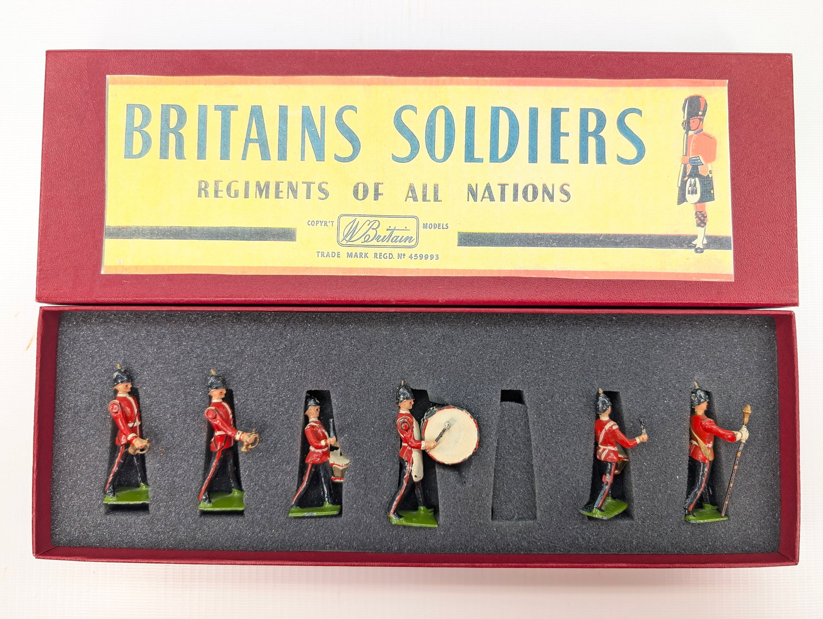 BRITAIN DRUM & BUGLES OF THE LINE: SET REMAINS IN GOOD CONDITION, SHOWING SOME PAINT WEAR. CUSTOM BOX.