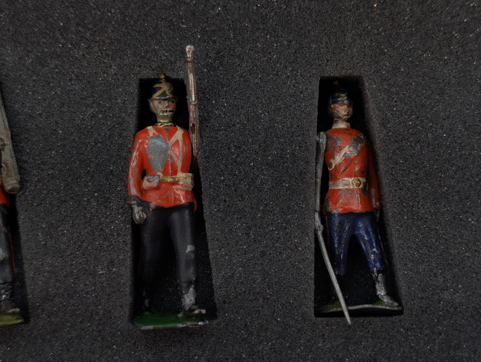 VINTAGE BRITAIN MIDDLESEX REGIMENT MARCHING - 4