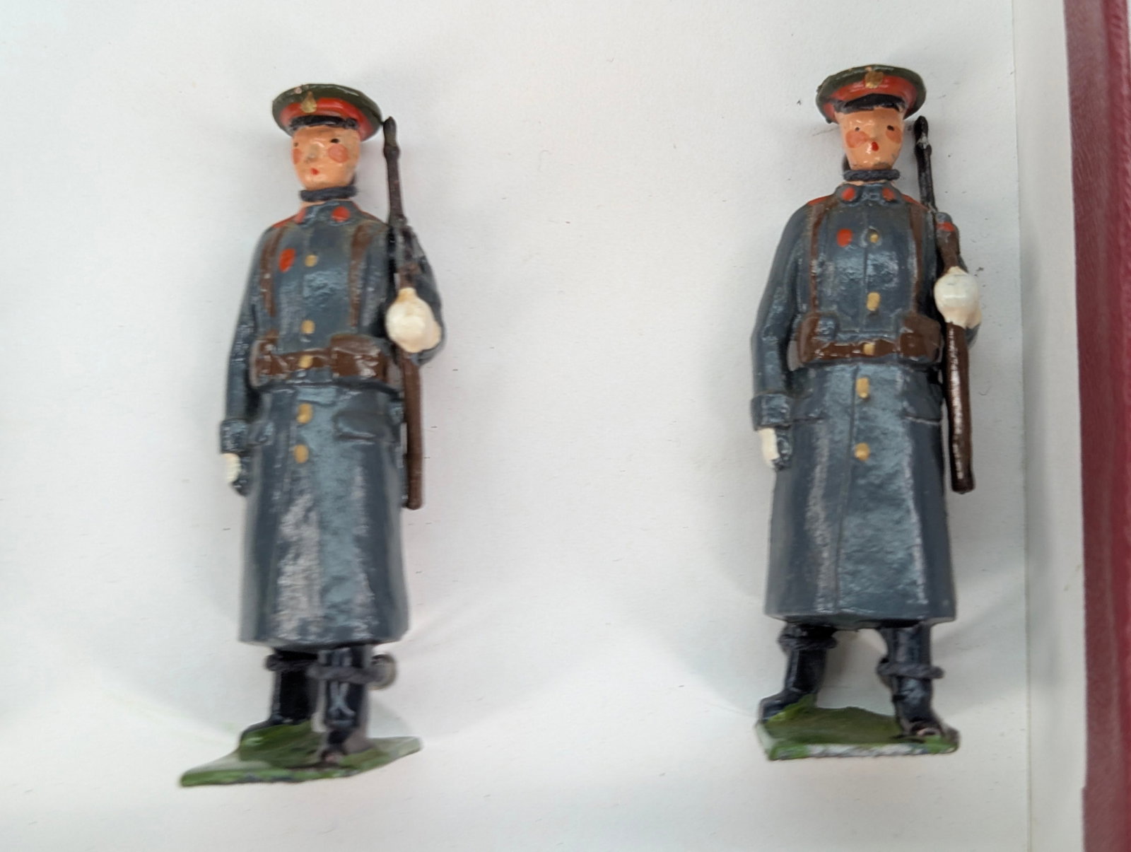 BRITAIN RED ARMY GUARD SET - 5