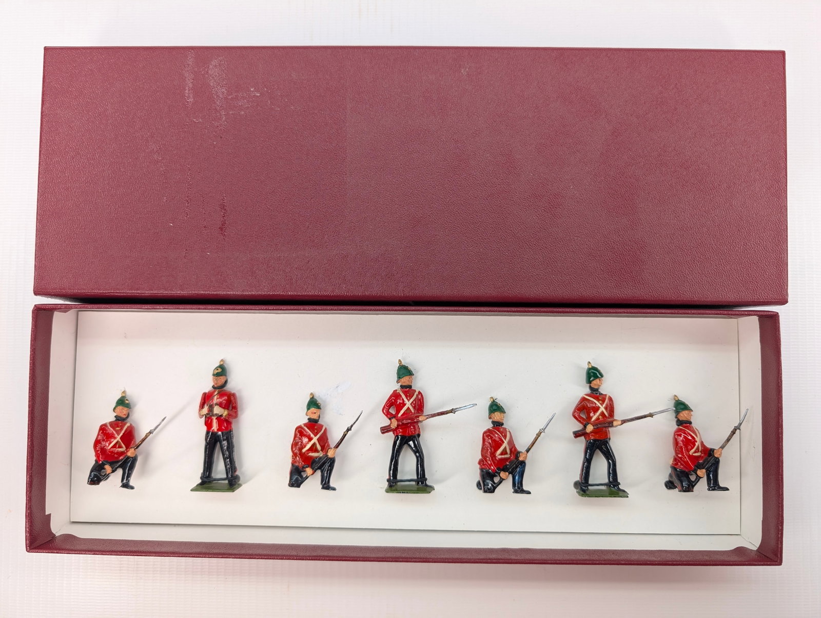 BRITAIN SOMERSET LIGHT INFANTRY SET: SET REMAINS IN GOOD CONDITION, SHOWING SOME LIGHT TYPICAL WEAR. CUSTOM BOX.