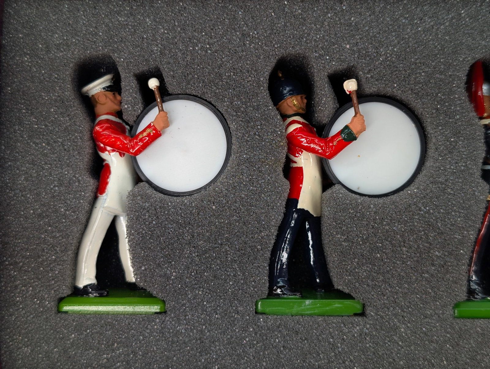 BRITAIN BASS DRUMMERS SET - 2