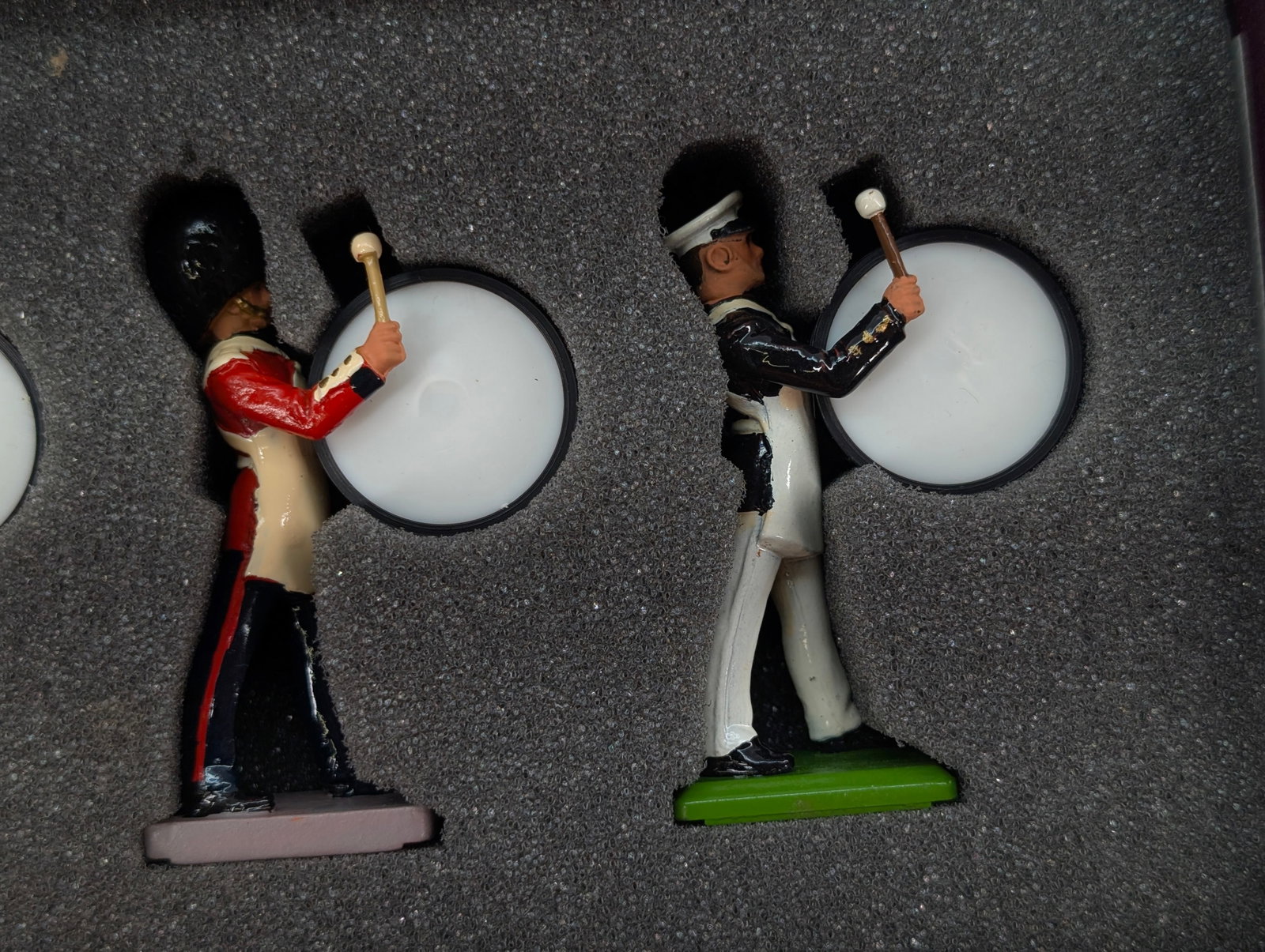 BRITAIN BASS DRUMMERS SET - 5