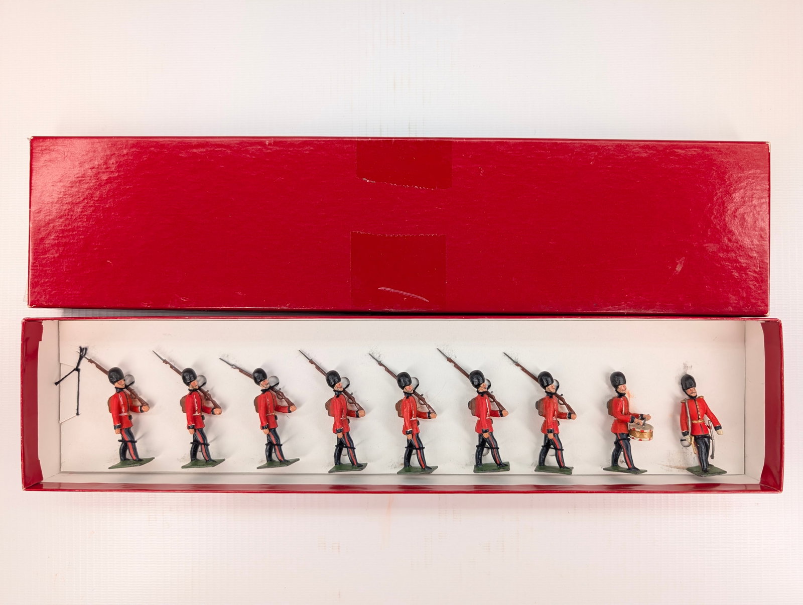 BRITAIN ROYAL WELCH FUSILIERS SET (1 of 7)