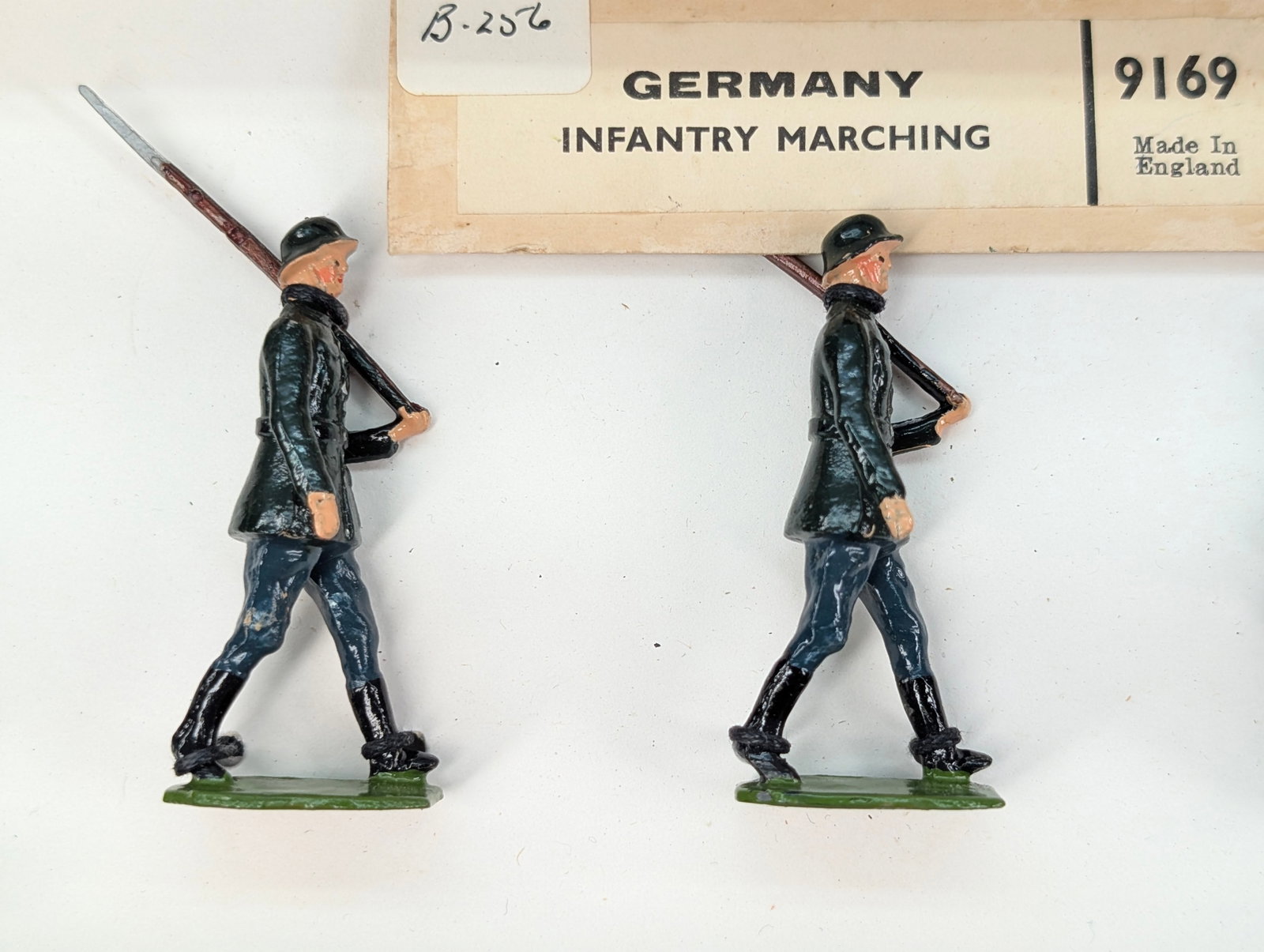 BRITAIN GERMAN INFANTRY MARCHING SET - 3