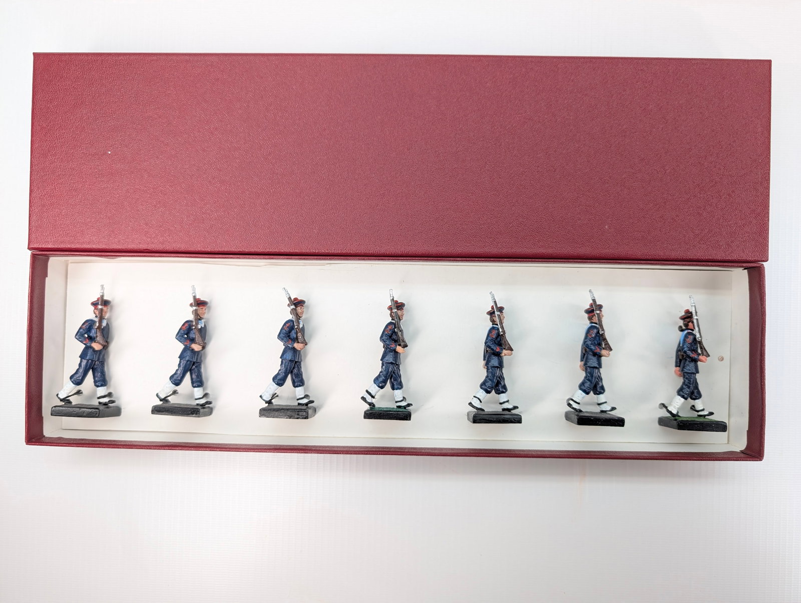 ALYMER HAND PAINTED SOLDIER SET - CUSTOM BOX: SET REMAINS IN GOOD CONDITION, SHOWING SOME TYPICAL WEAR. CUSTOM BOX.