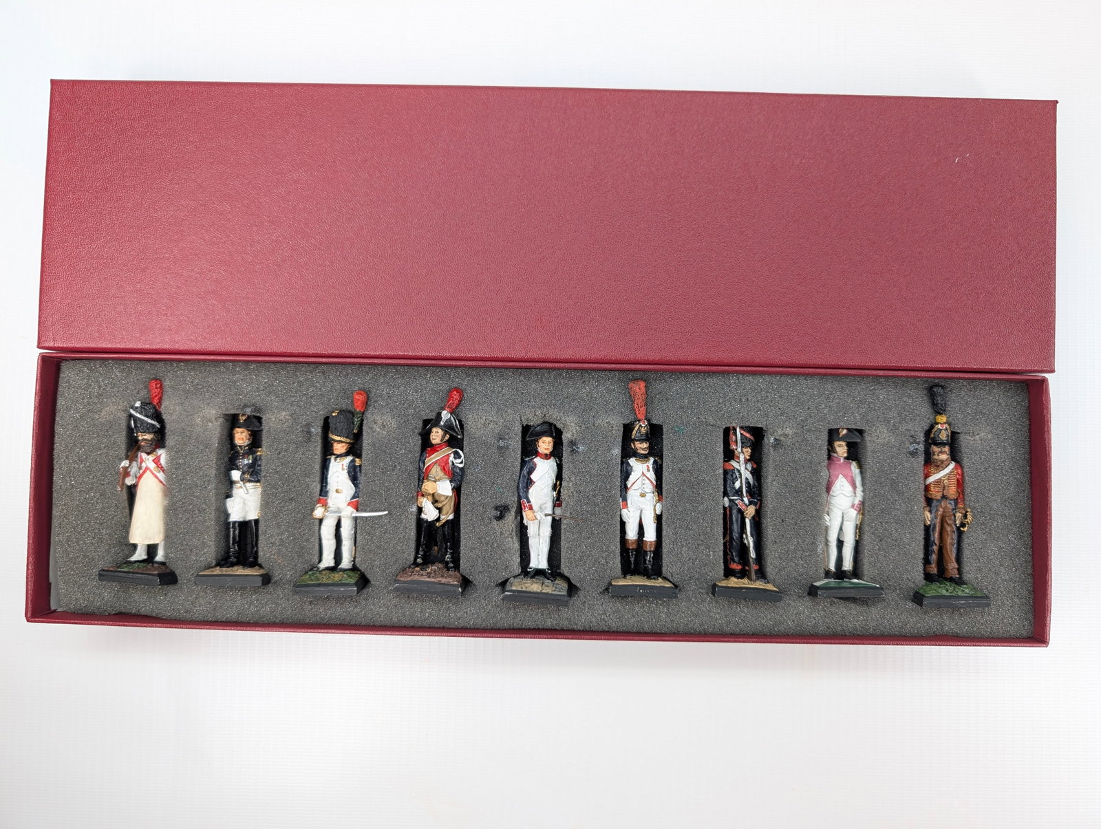 ALYMER HAND PAINTED SOLDIER SET - CUSTOM BOX: SET REMAINS IN GOOD CONDITION, SHOWING SOME TYPICAL WEAR. CUSTOM BOX.