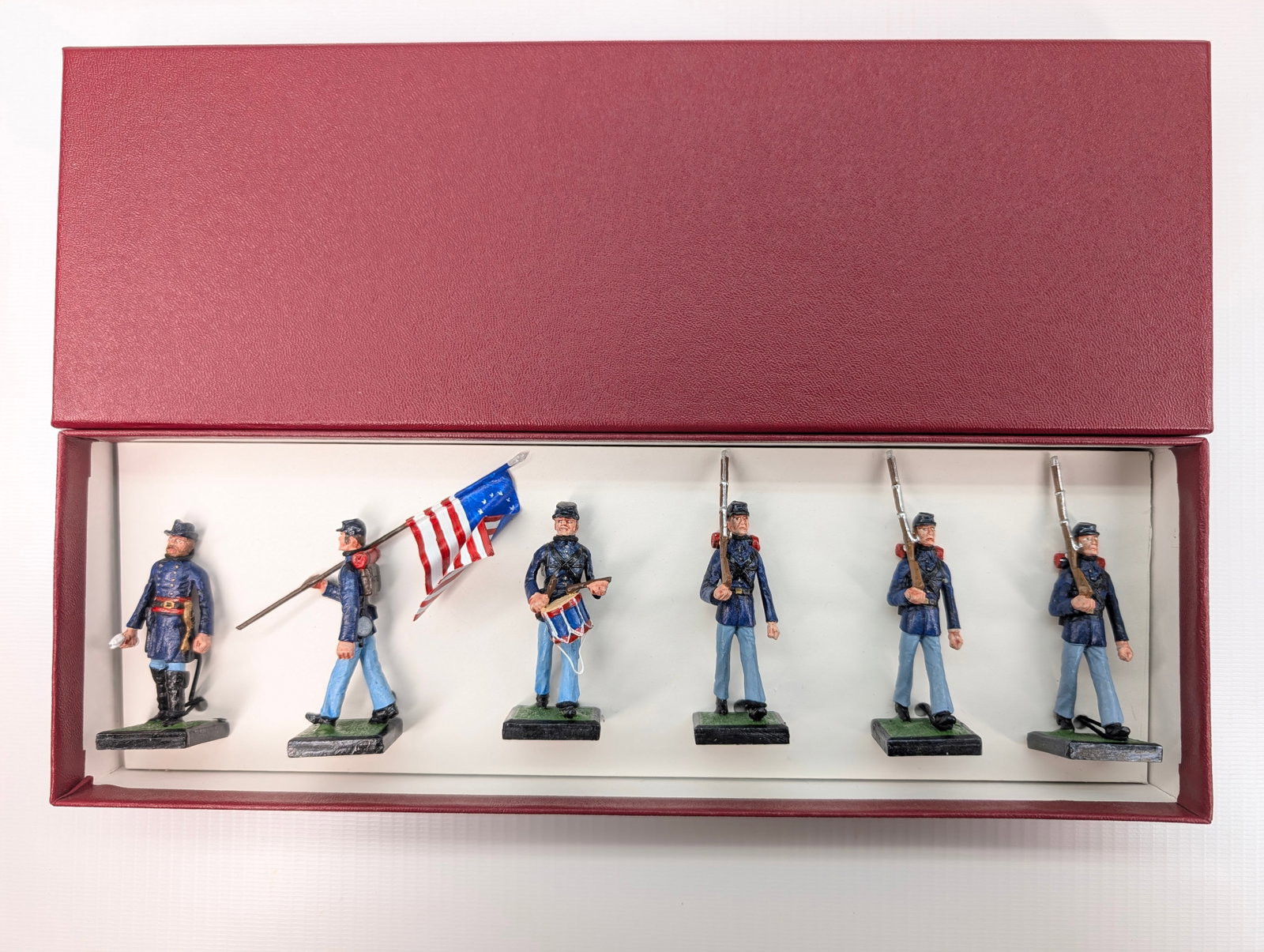 ALYMER HAND PAINTED SOLDIER SET - CUSTOM BOX: SET REMAINS IN GOOD CONDITION, SHOWING SOME TYPICAL WEAR. CUSTOM BOX.