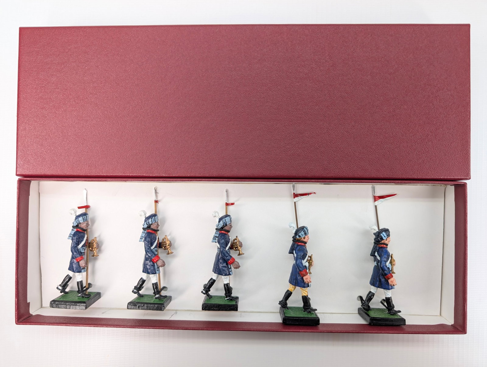 ALYMER HAND PAINTED SOLDIER SET - CUSTOM BOX: SET REMAINS IN GOOD CONDITION, SHOWING SOME TYPICAL WEAR. CUSTOM BOX.