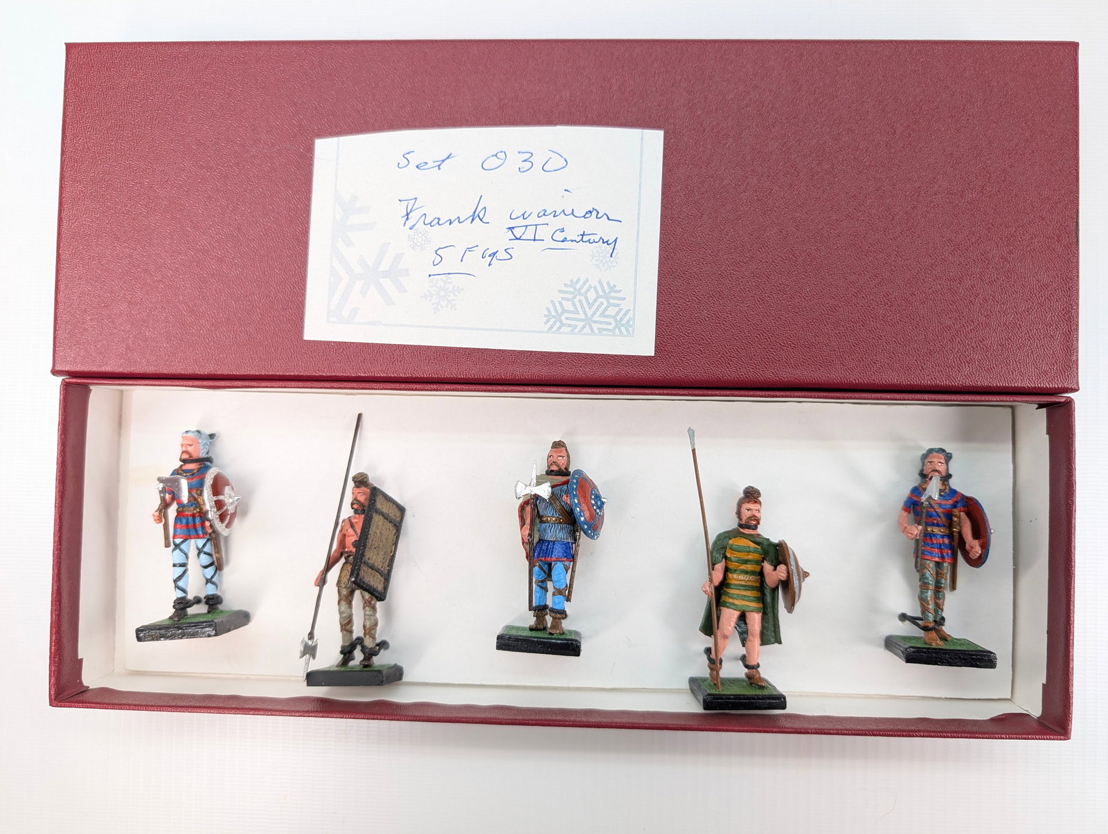 ALYMER HAND PAINTED SOLDIER SET - CUSTOM BOX: SET REMAINS IN GOOD CONDITION, SHOWING SOME TYPICAL WEAR. CUSTOM BOX.