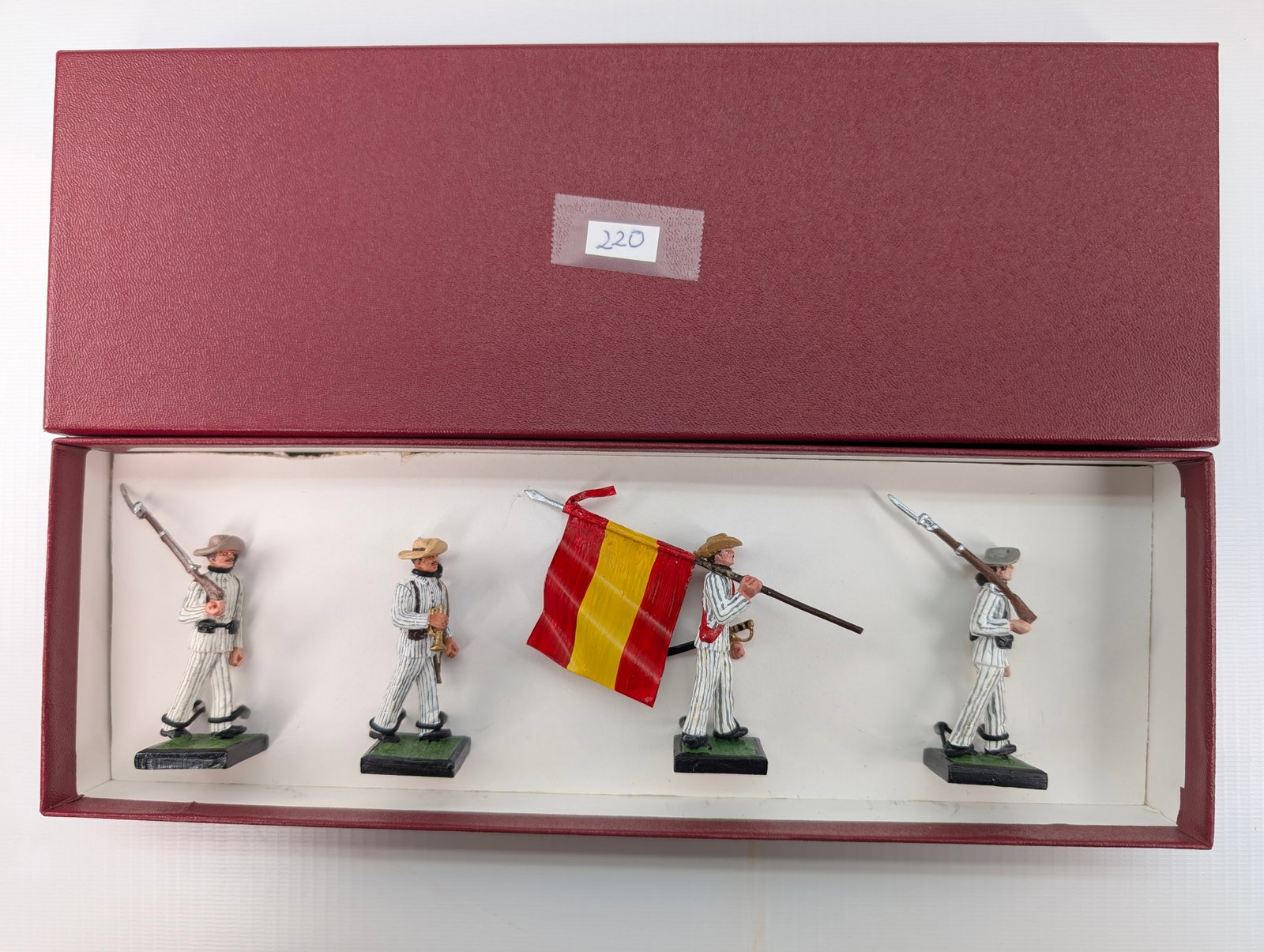 ALYMER HAND PAINTED SOLDIER SET - CUSTOM BOX (1 of 7)