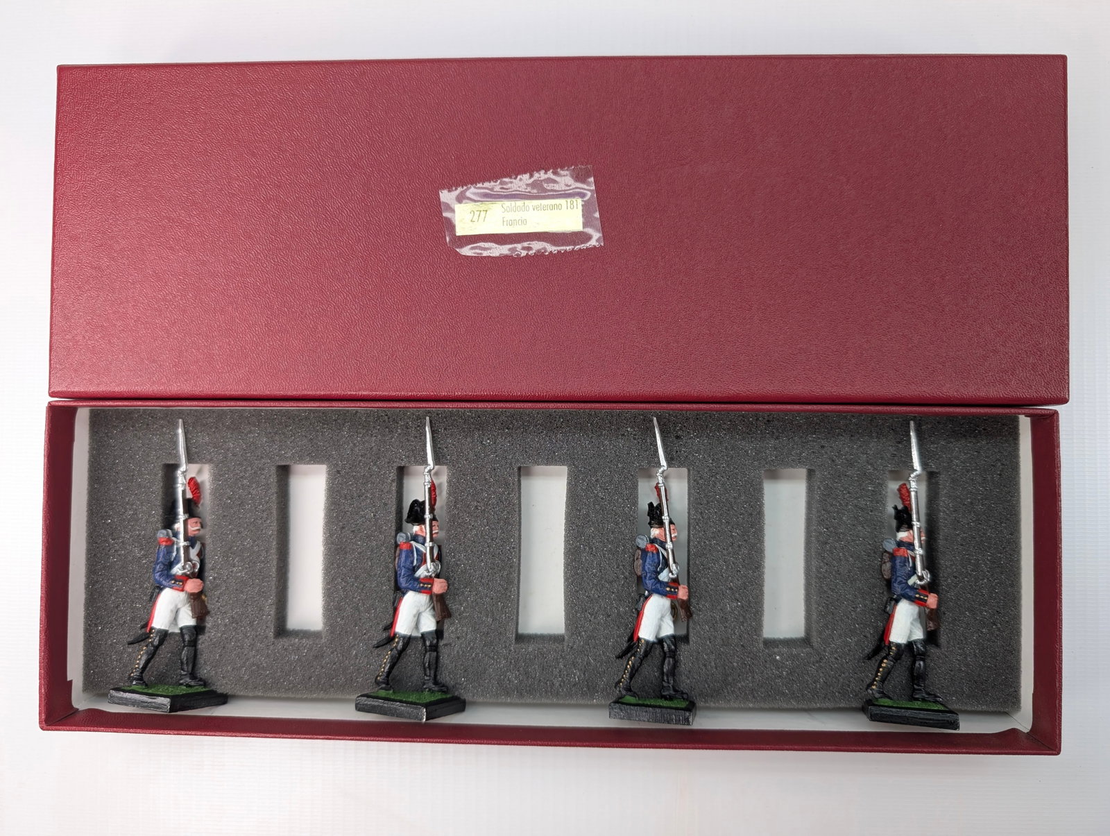 ALYMER HAND PAINTED SOLDIER SET - CUSTOM BOX: SET REMAINS IN GOOD CONDITION, SHOWING SOME TYPICAL WEAR. CUSTOM BOX.